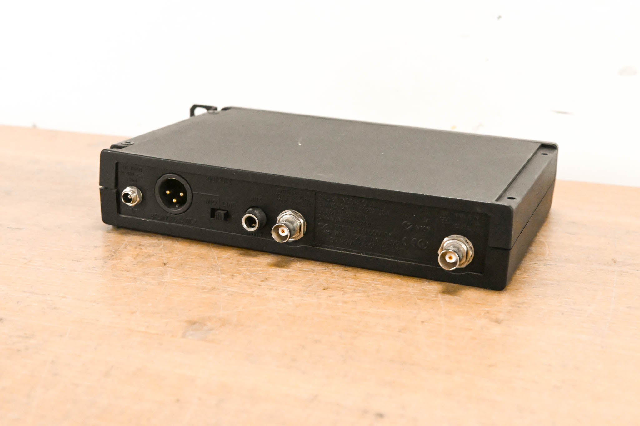 Shure ULXS4 Wireless Receiver - J1 Band: 554-590 MHz (NO POWER SUPPLY)