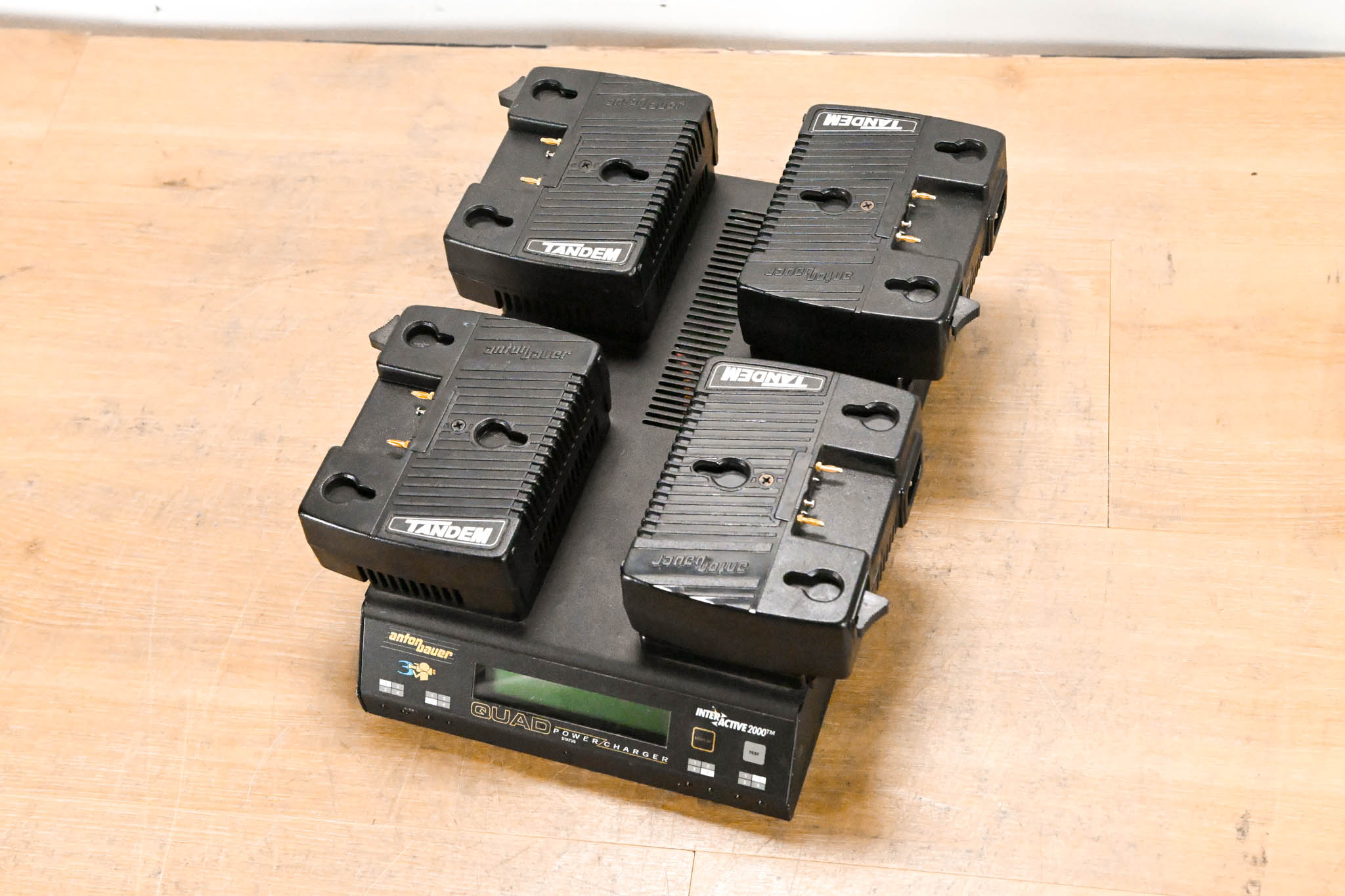Anton Bauer Q-2702 QUAD PowerCharger w/ 2x Tandem PSU