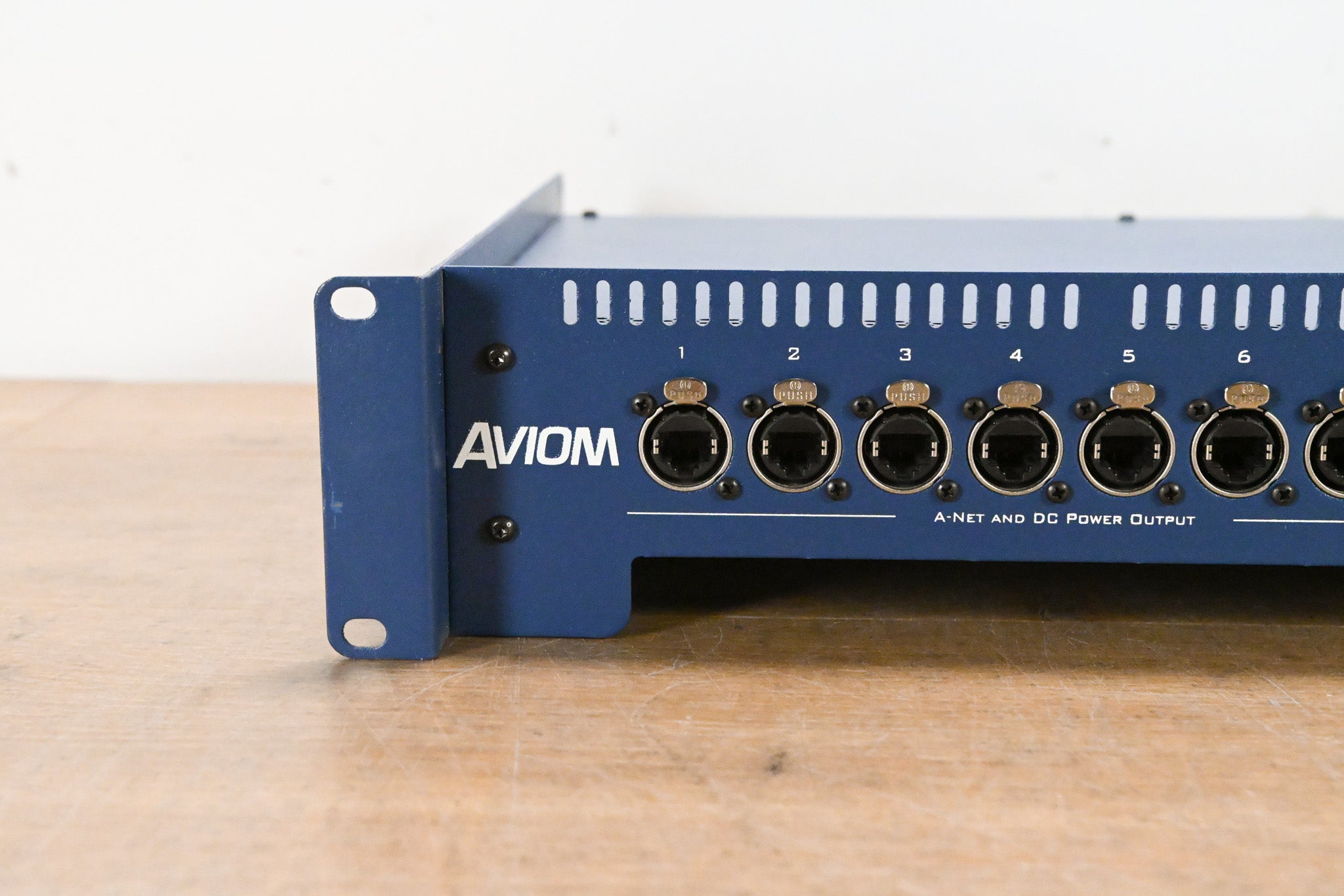 Aviom A-16D Pro A-Net Distributor
