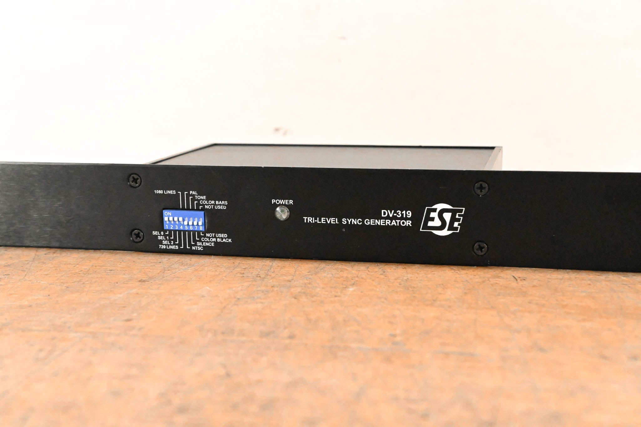 ESE DV-319 HD & SD Sync Generator