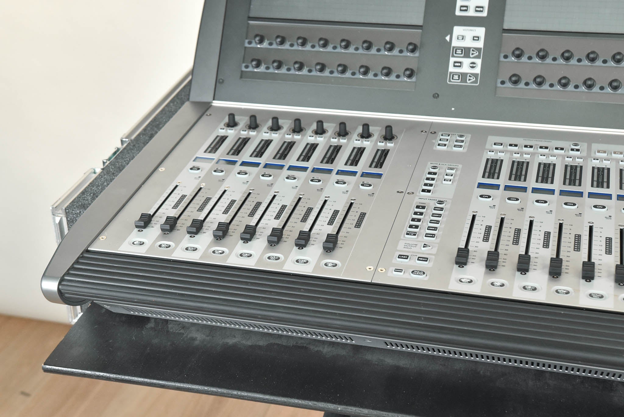 Soundcraft Vi2000 Live Digital Mixing System with Stage Rack