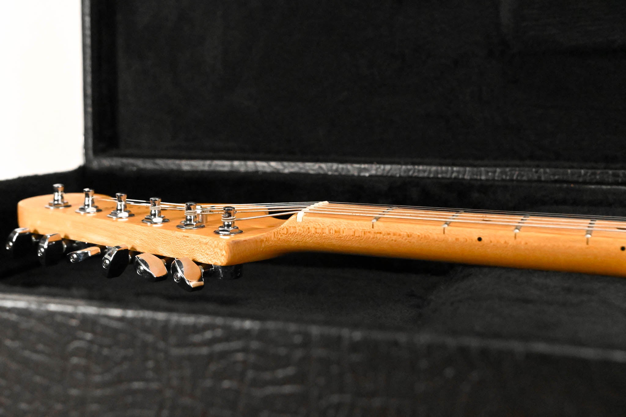 Squier Affinity Series Stratocaster - Blue with Hardshell Case