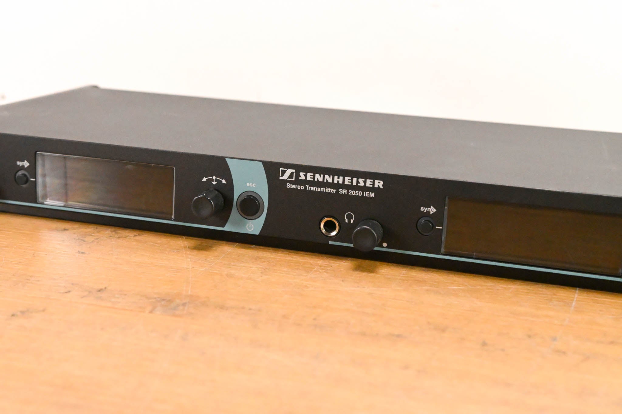 Sennheiser SR 2050XP IEM Stereo Wireless Transmitter - Aw: 516-558 MHz