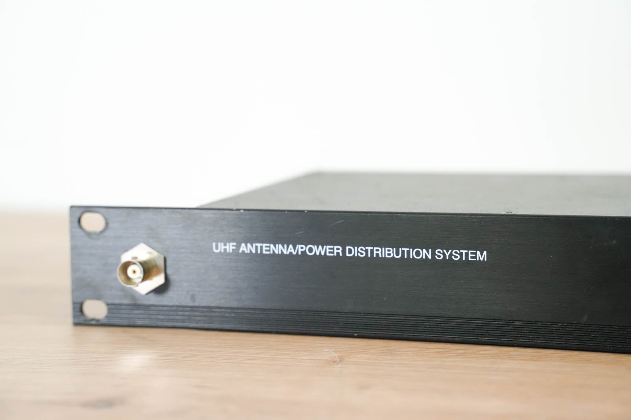 Shure UA844SWB Antenna Distribution System - 470-952 MHz NO POWER SUPPLY