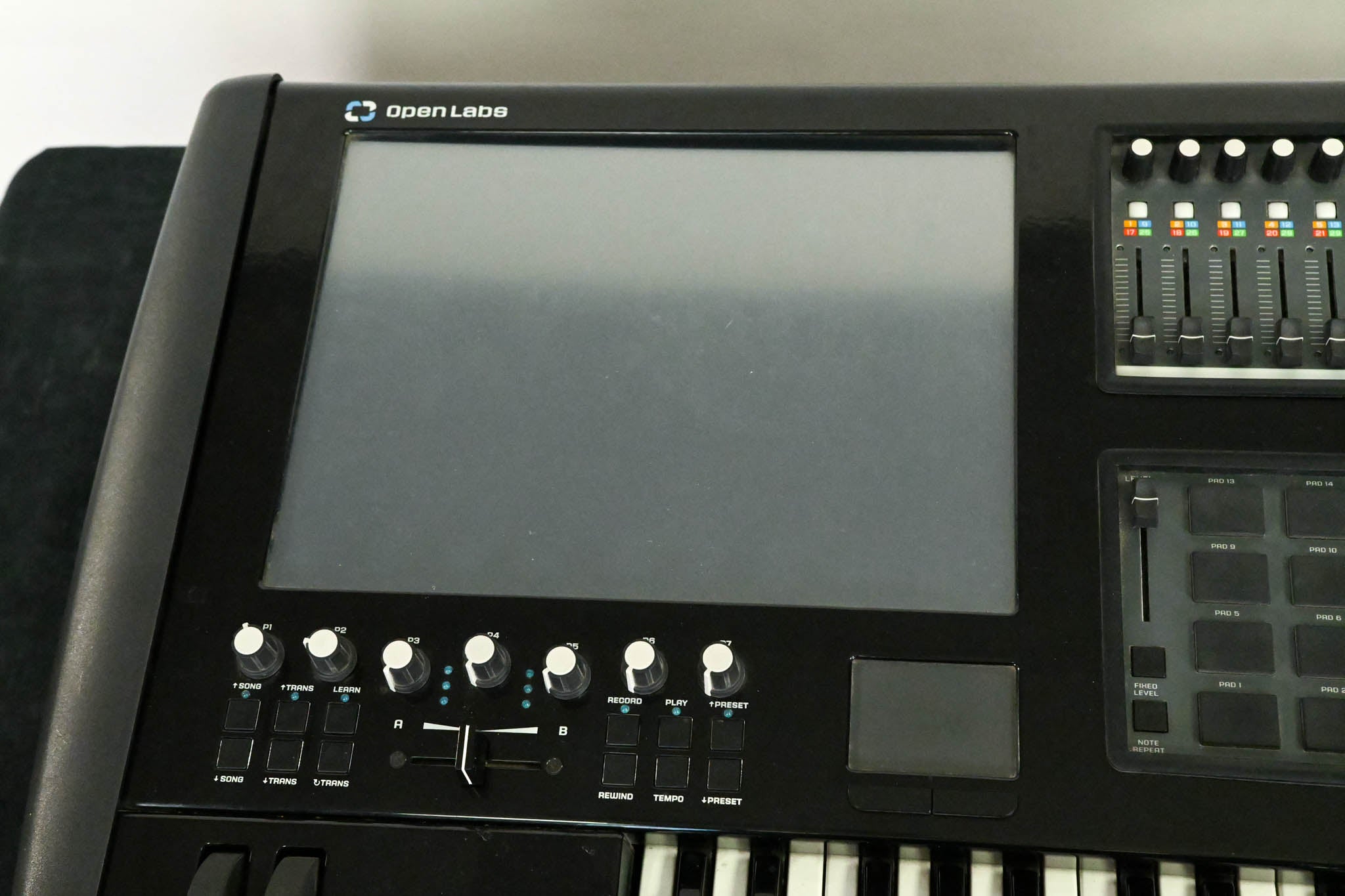 Open Labs MIKO LXD Portable 37-Key Keyboard Workstation w/ Road Case