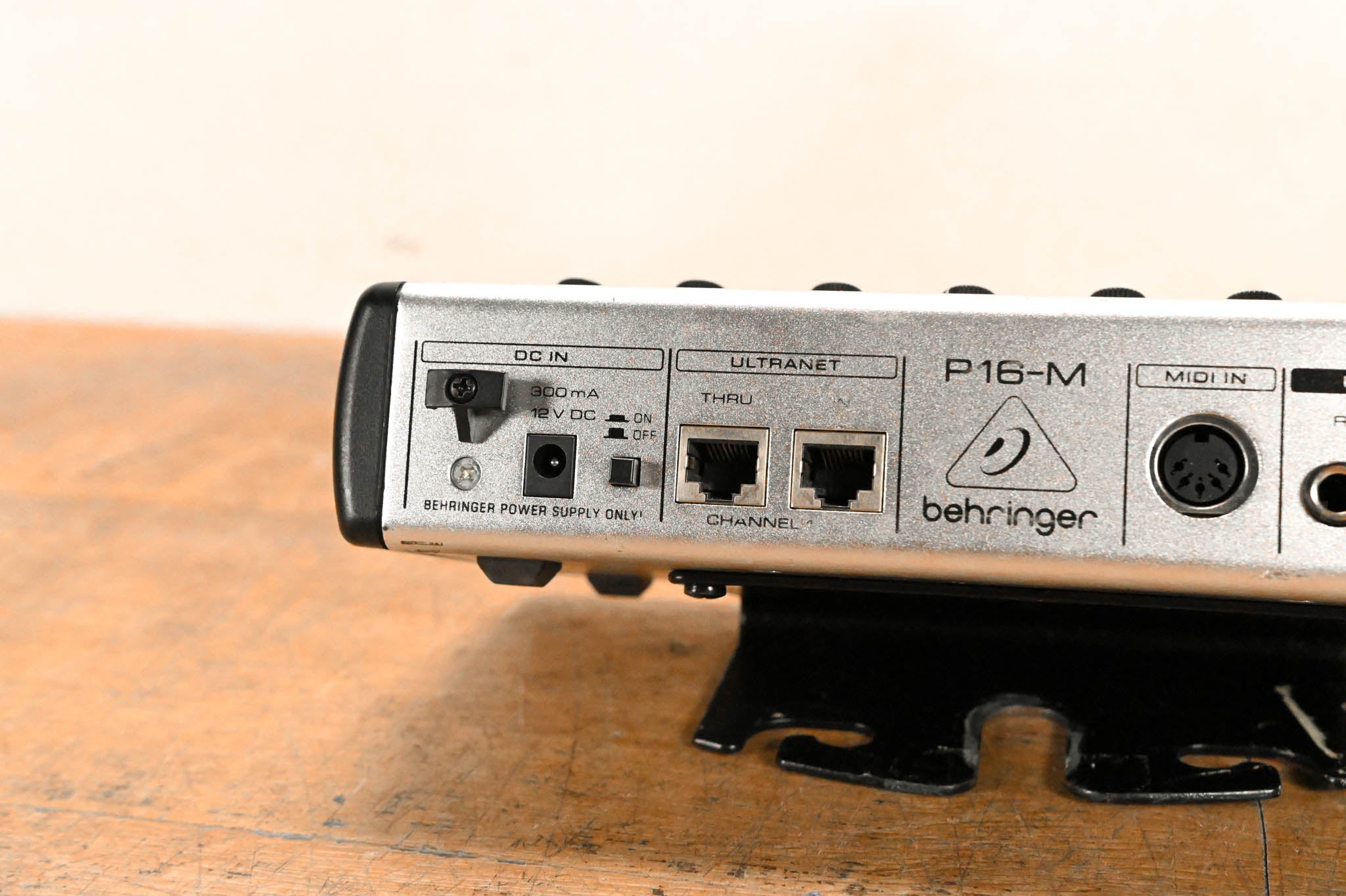 Behringer Powerplay P16-M 16-Channel Digital Personal Mixer