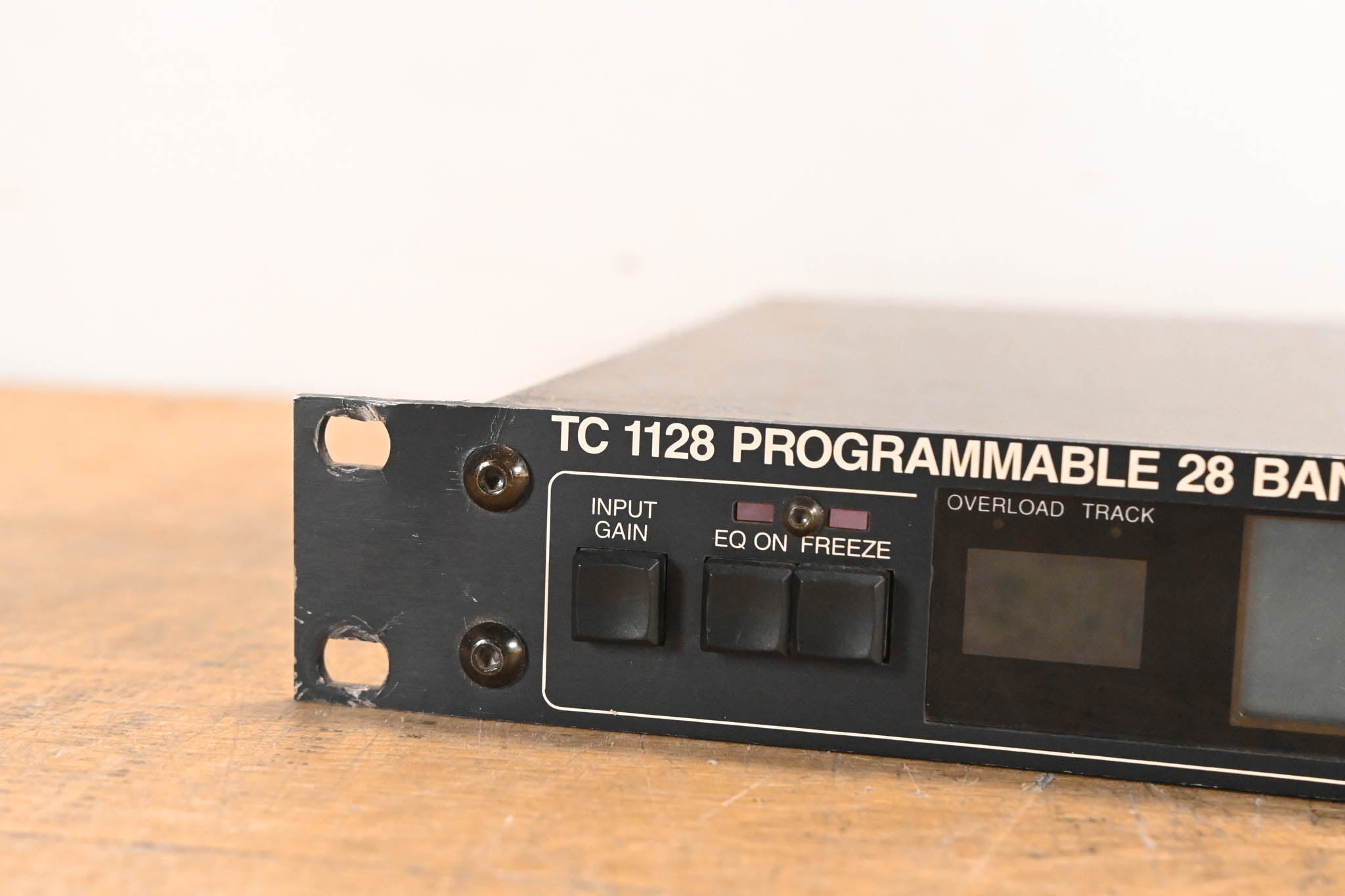 TC Electronic TC 1128 Programmable 28-Band Graphic EQ/Spectrum Analyzer