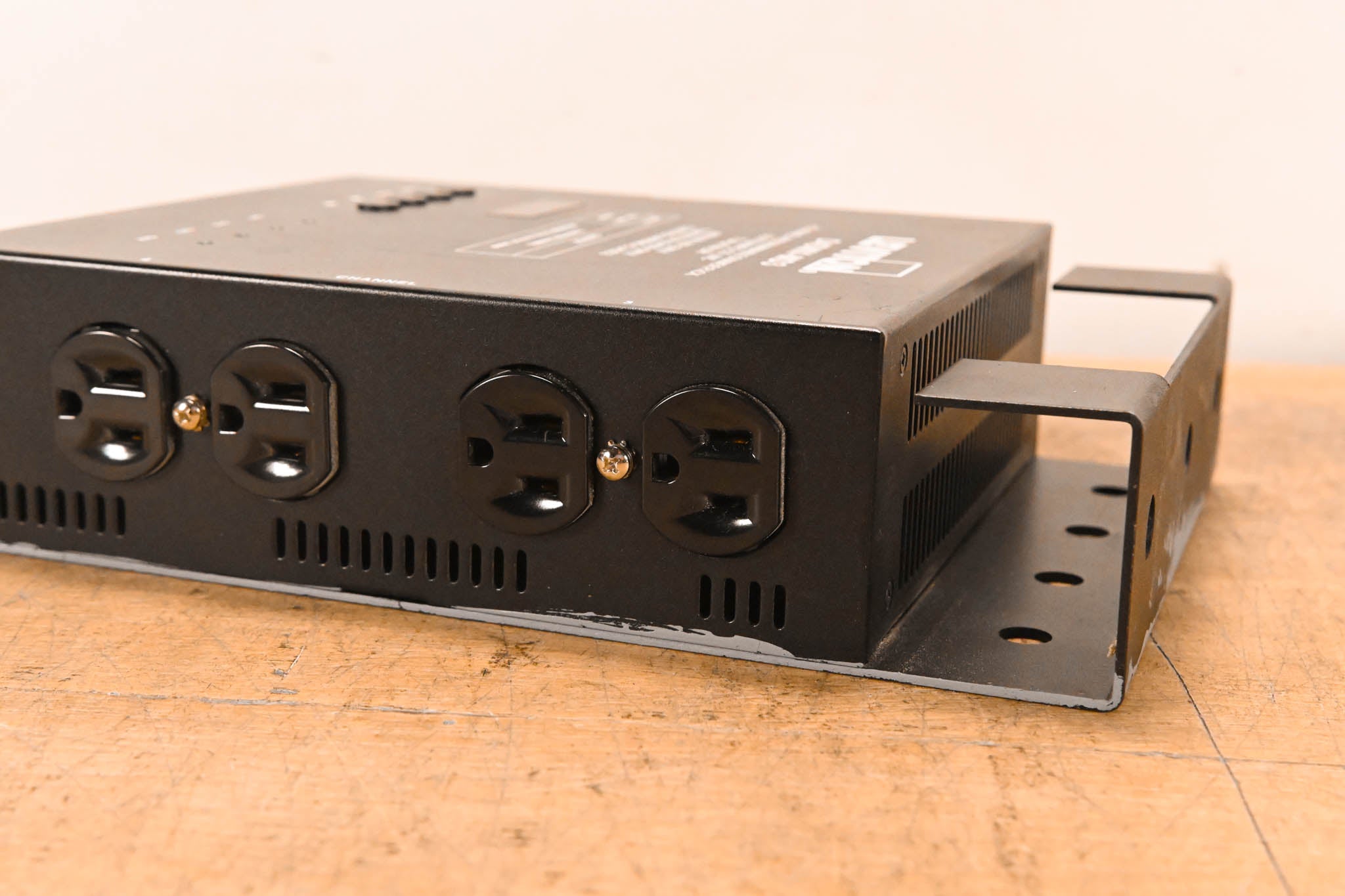 Leviton D4DMX-MD3 4-Channel Programmable Dimmer Pack