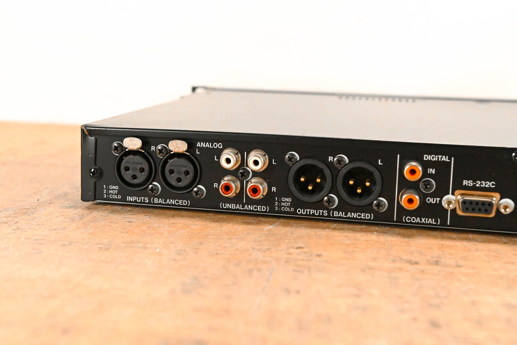 TASCAM SS-R1 Rack-Mountable Compact Solid State Recorder