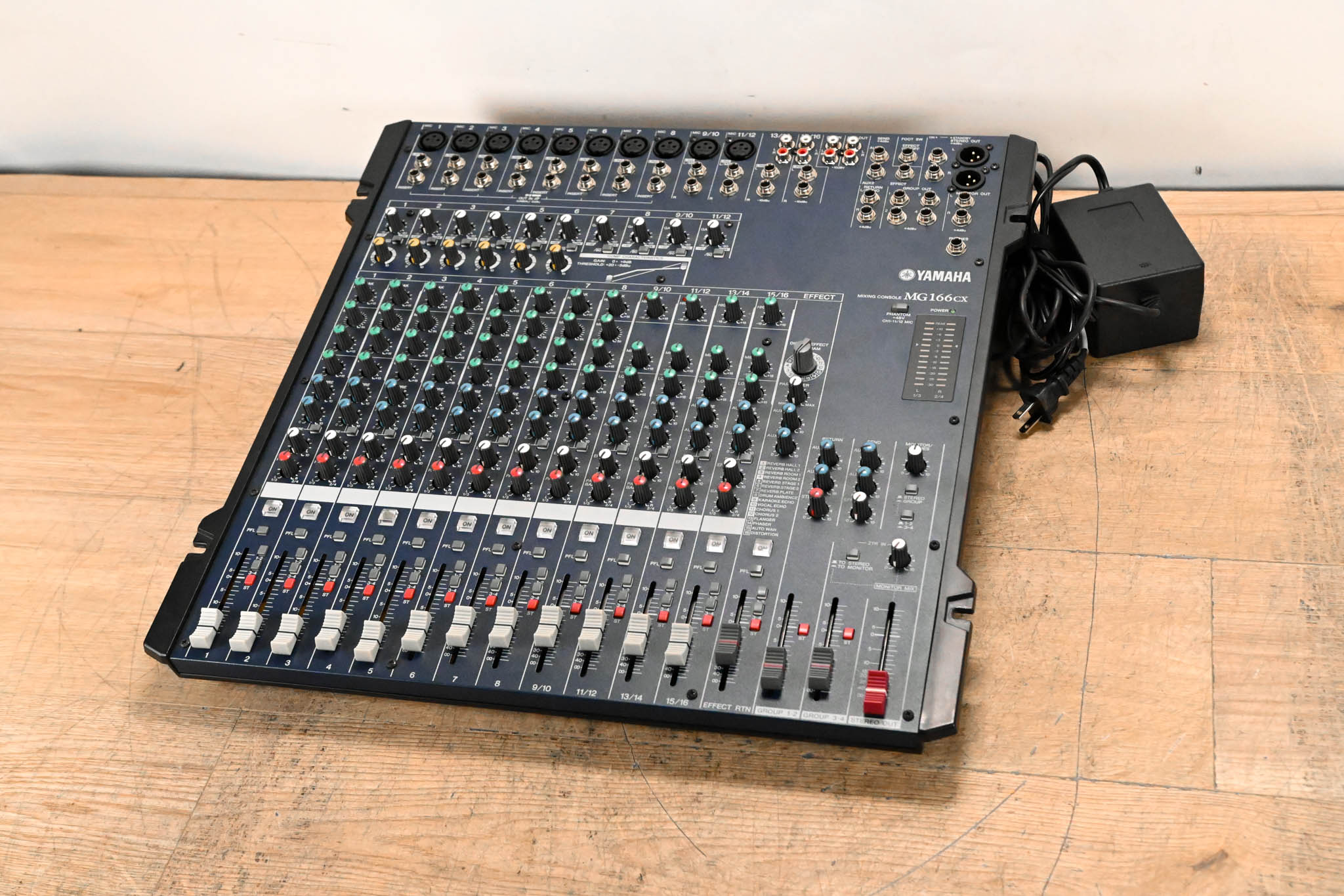 Yamaha MG166CX 16-Channel, 6-Bus Analog Mixer