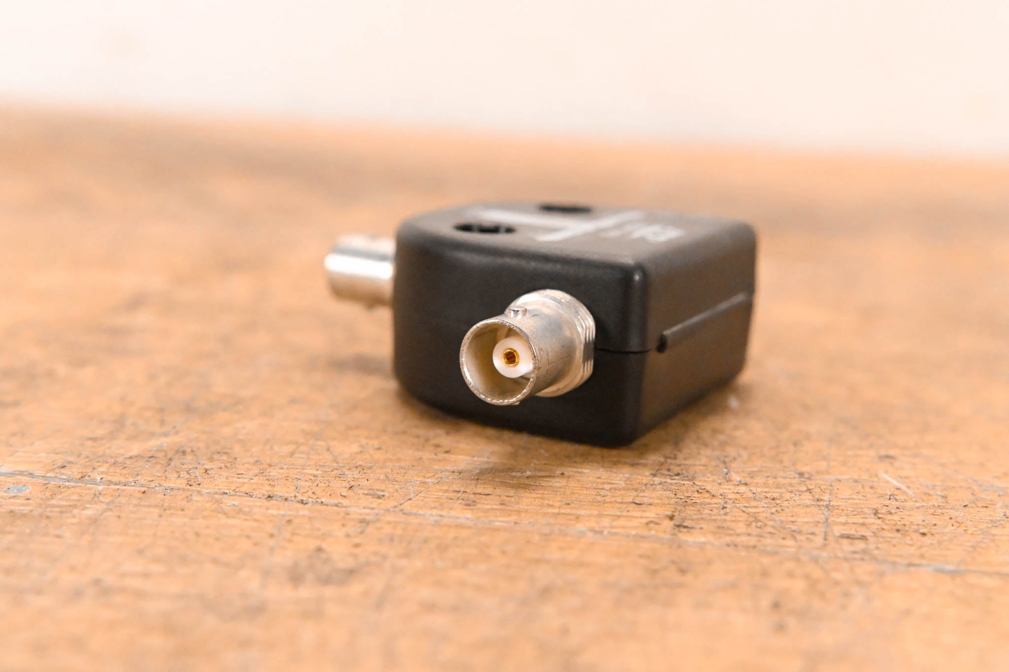 JTS USP-900 Passive UHF Antenna Splitter/UHF Combiner