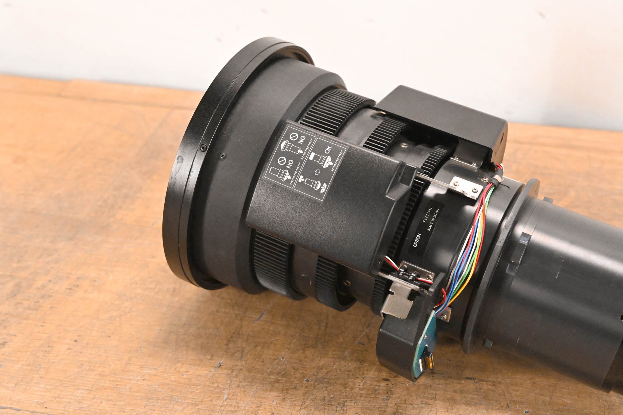 Epson ELPLU04 Short-Throw Zoom Lens #2