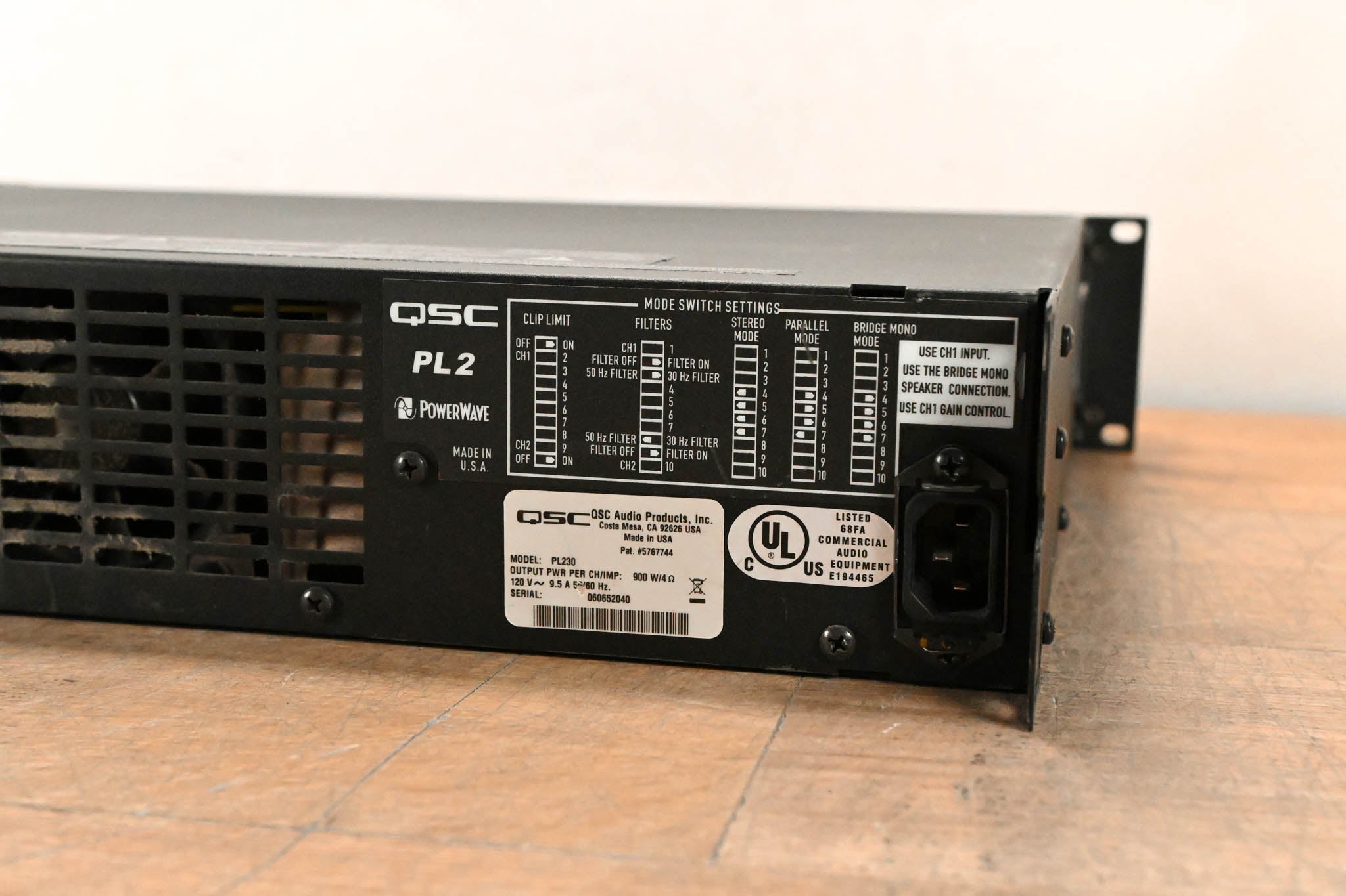 QSC PL230 PowerLight 2 Series 2-Channel 1500W Power Amplifier