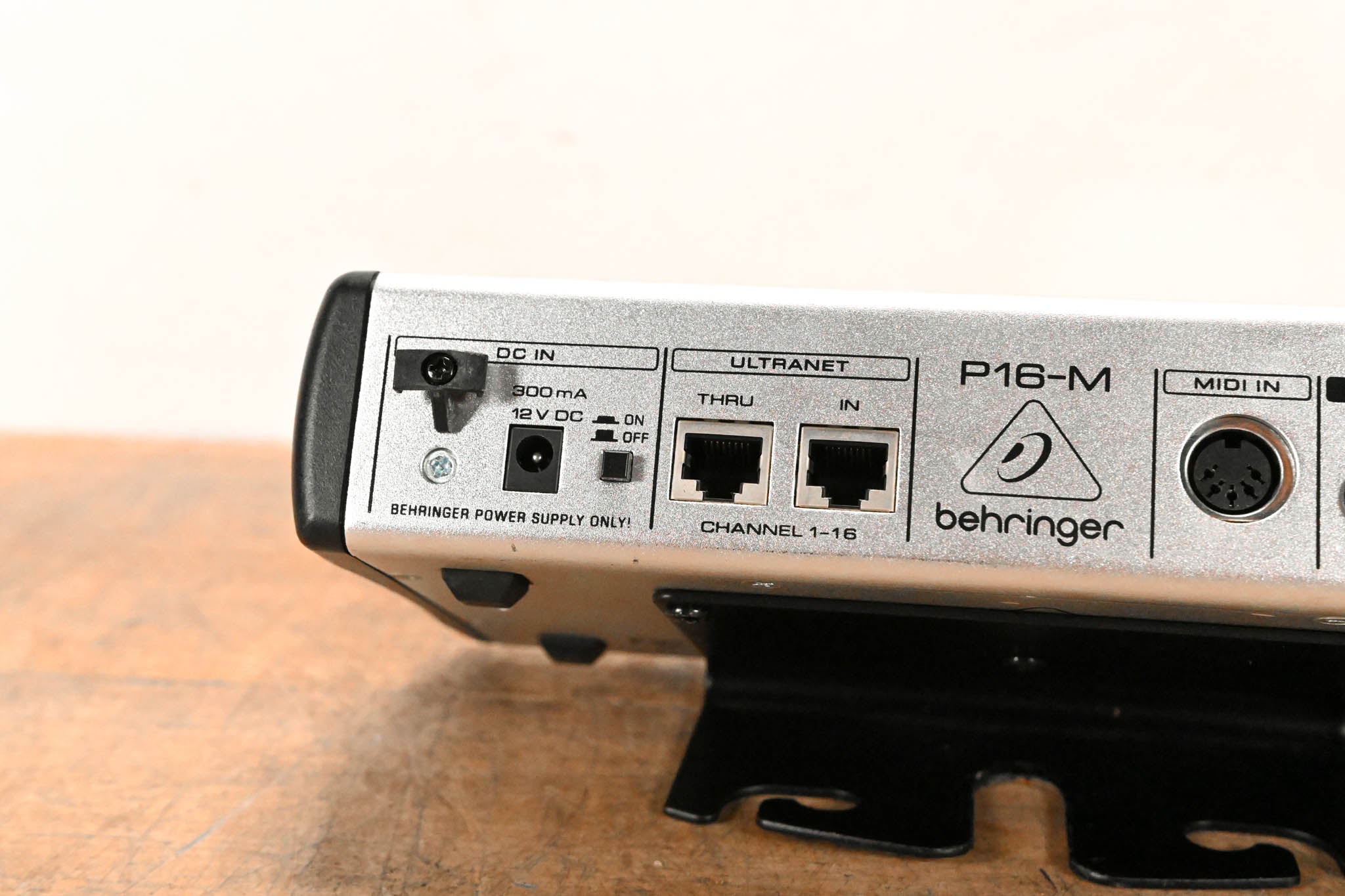 Behringer Powerplay P16-M 16-Channel Digital Personal Mixer