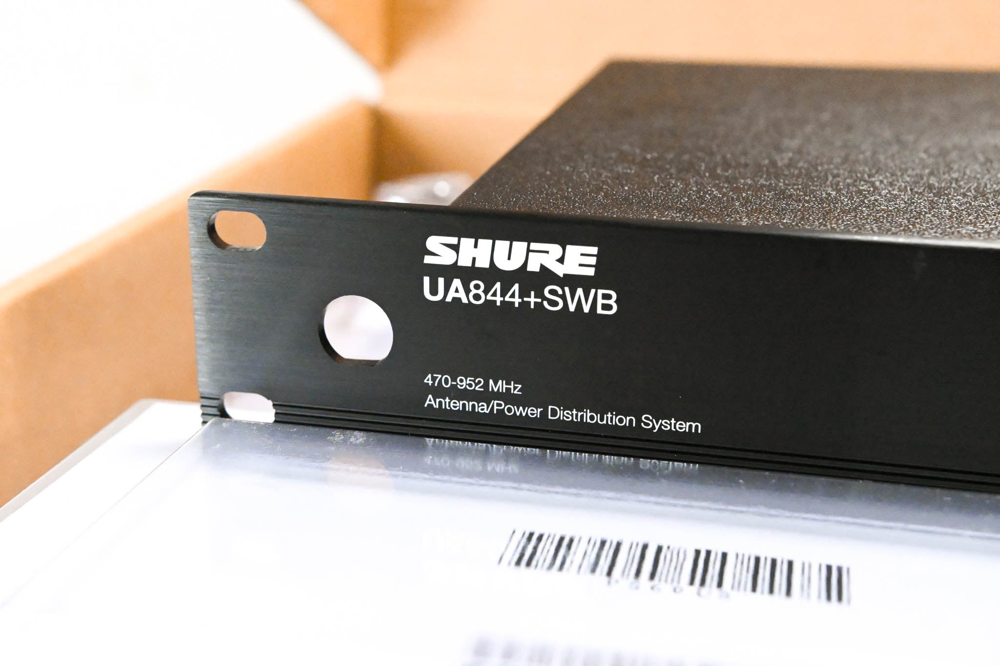 Shure UA844+SWB UHF Wideband Antenna Distribution System