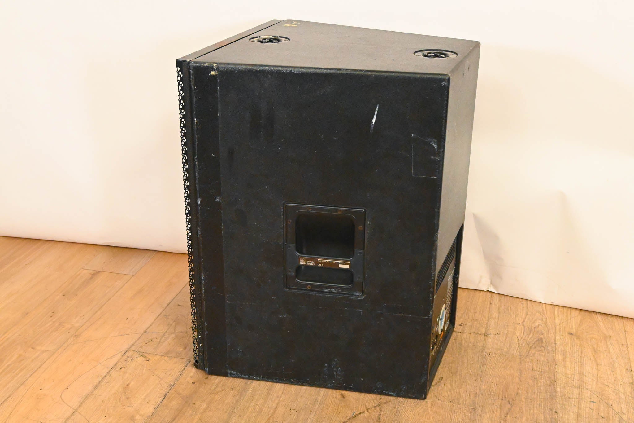 Meyer Sound CQ-1 Wide Coverage Main Loudspeaker