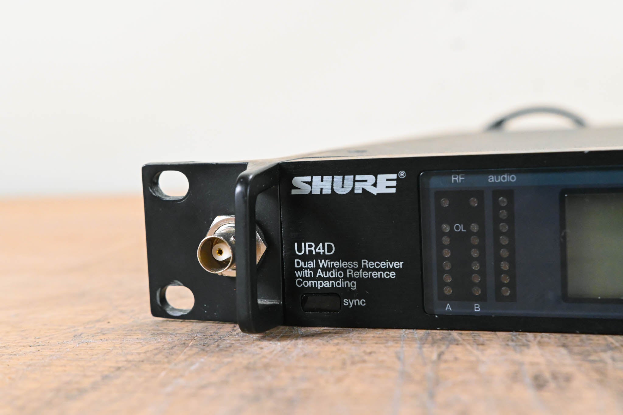 Shure UR4D Dual Wireless Receiver - H4 Band: 518-578 MHz