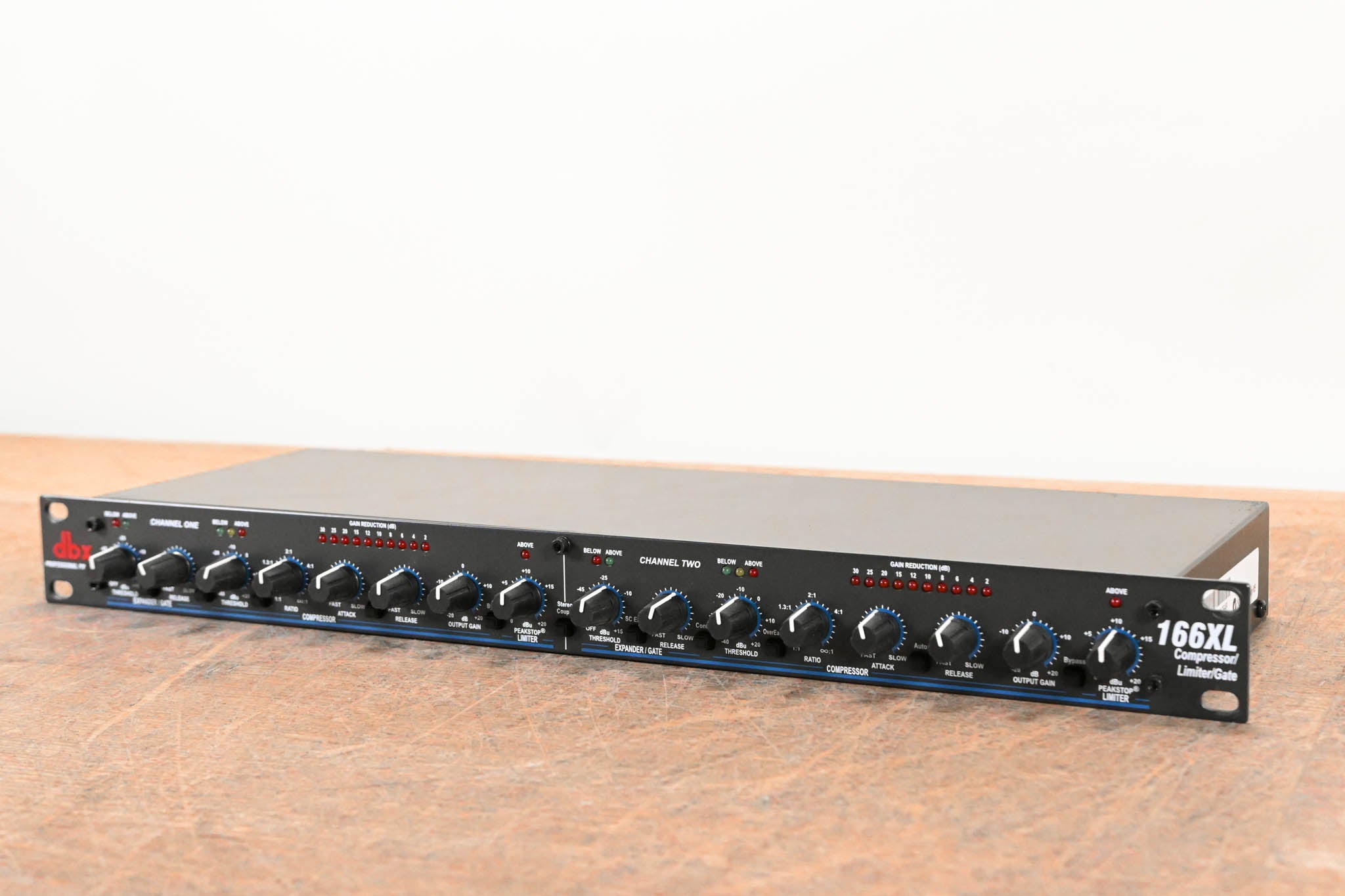 dbx 166XL 2-Channel Compressor/Limiter/Gate