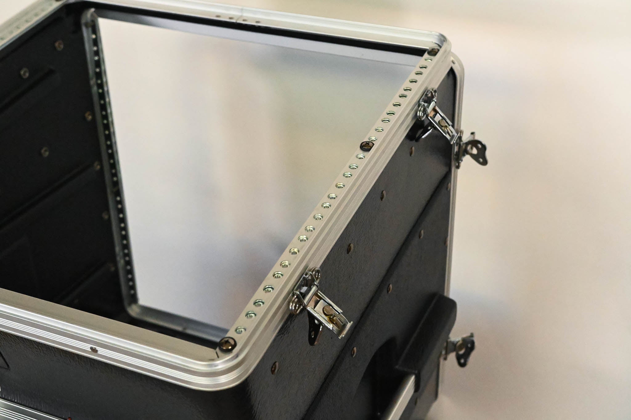 Gator Cases GRC-10X6 10U Top / 6U Front Console Audio Rack