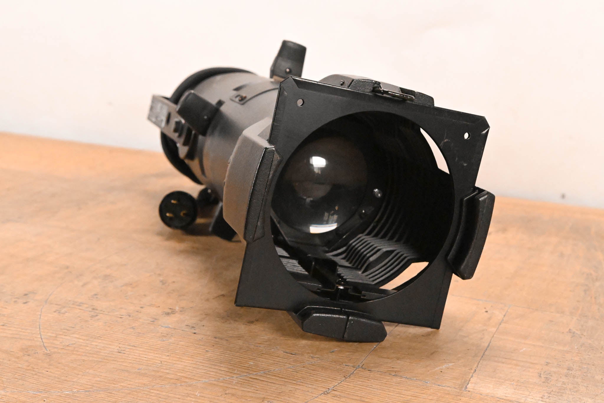 ETC Source Four Jr 25-50 Degree Zoom 575 Ellipsoidal Light