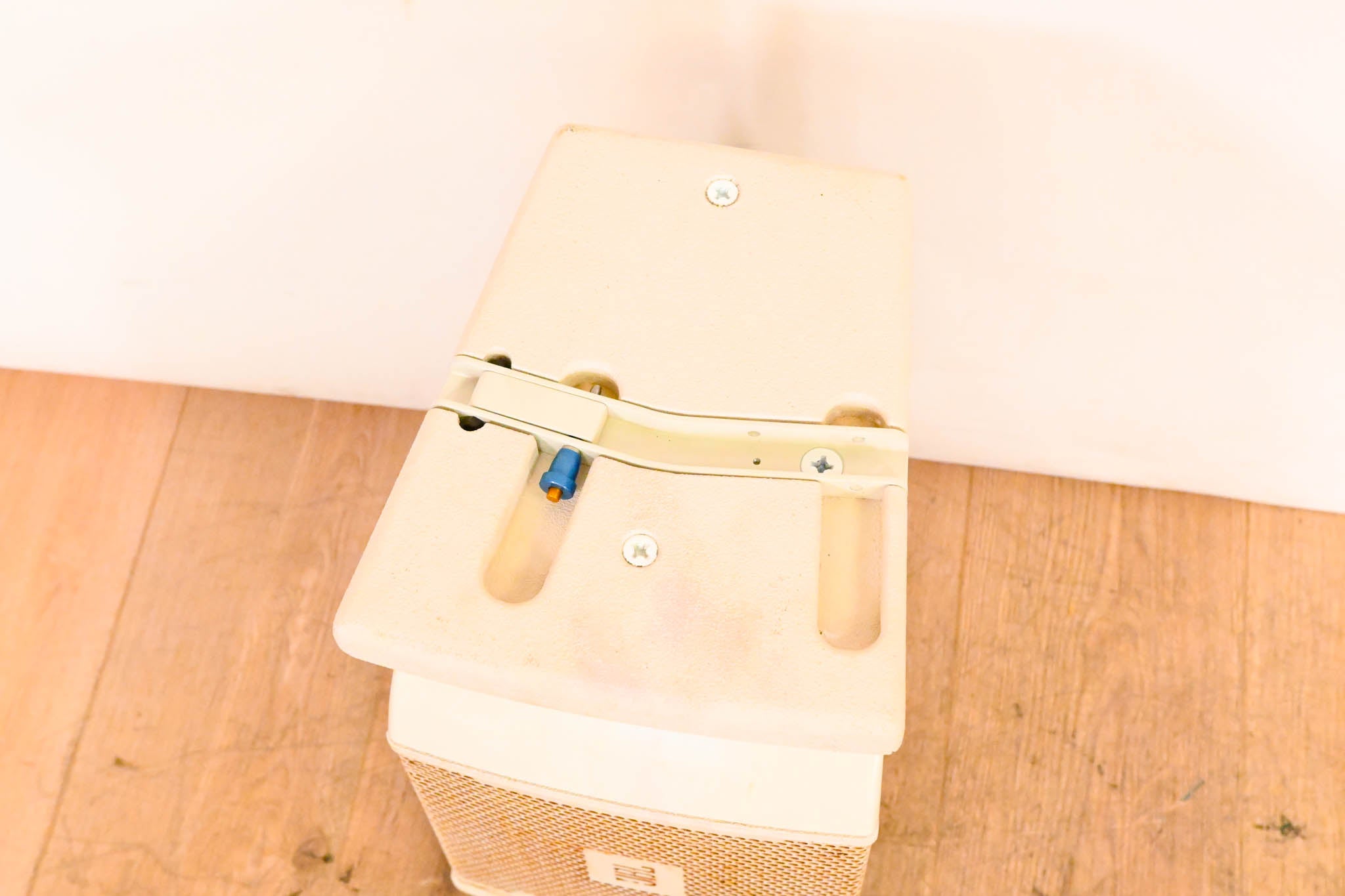 JBL VRX928LA-WH 8" Two-Way Line Array Loudspeaker System