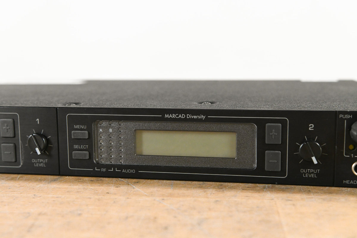 Shure U4D-J4 UHF Dual-Channel Wireless Receiver - J4 Band: 554-584 MHz