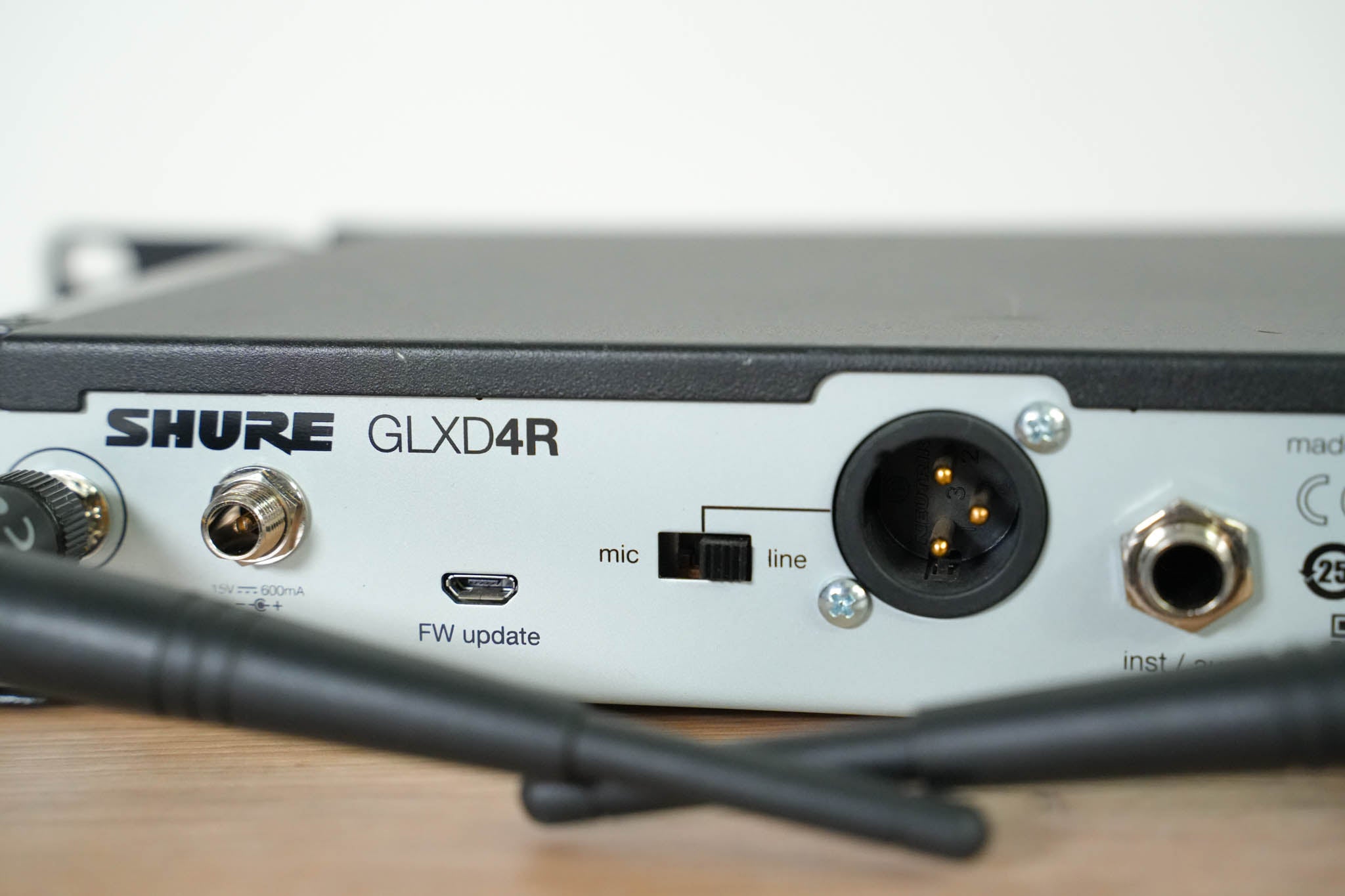 Shure GLXD4R Digital Wireless Receiver - Z2 Range (NO POWER SUPPLY)