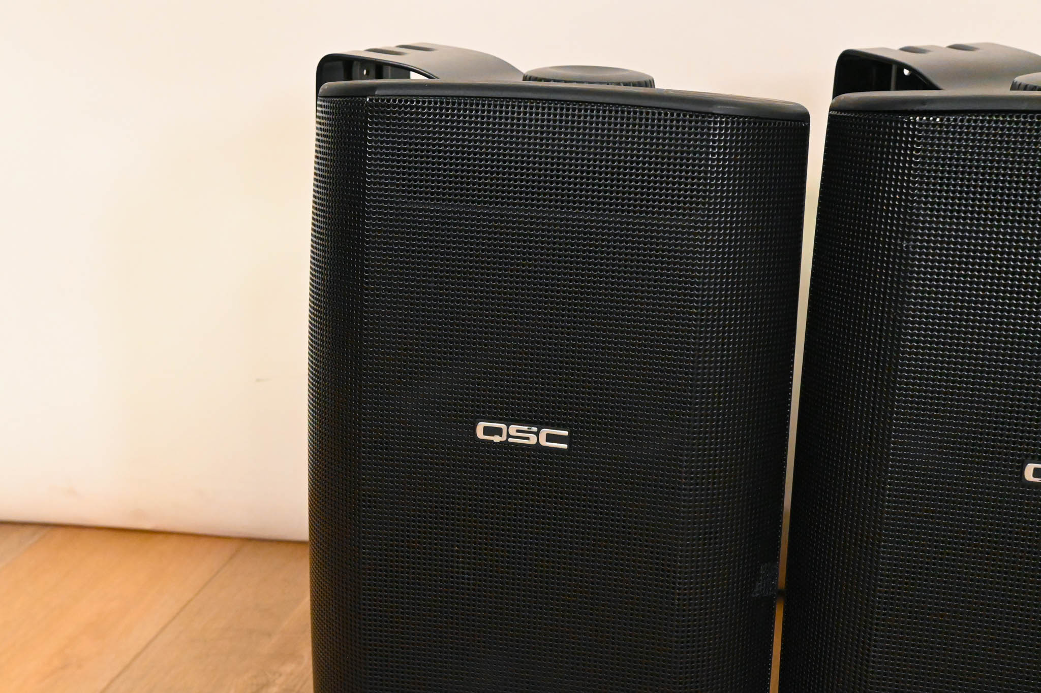 QSC I-82H 8" 2-Way 200-Watt Passive PA Speaker (PAIR)