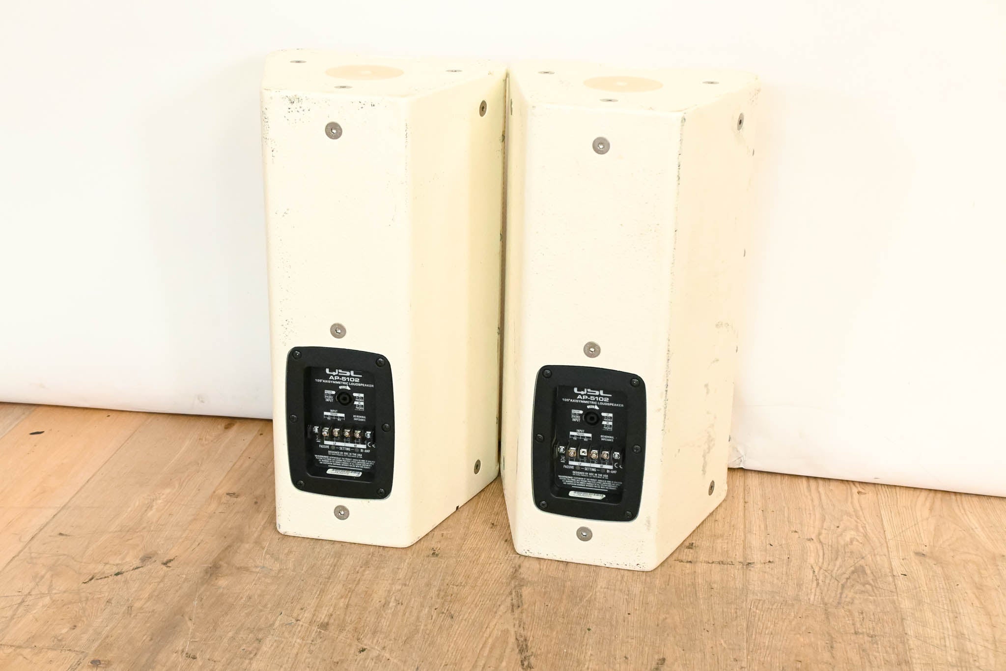 QSC AP-5102 2-Way Acoustic Performance Loudspeaker - White  (PAIR)