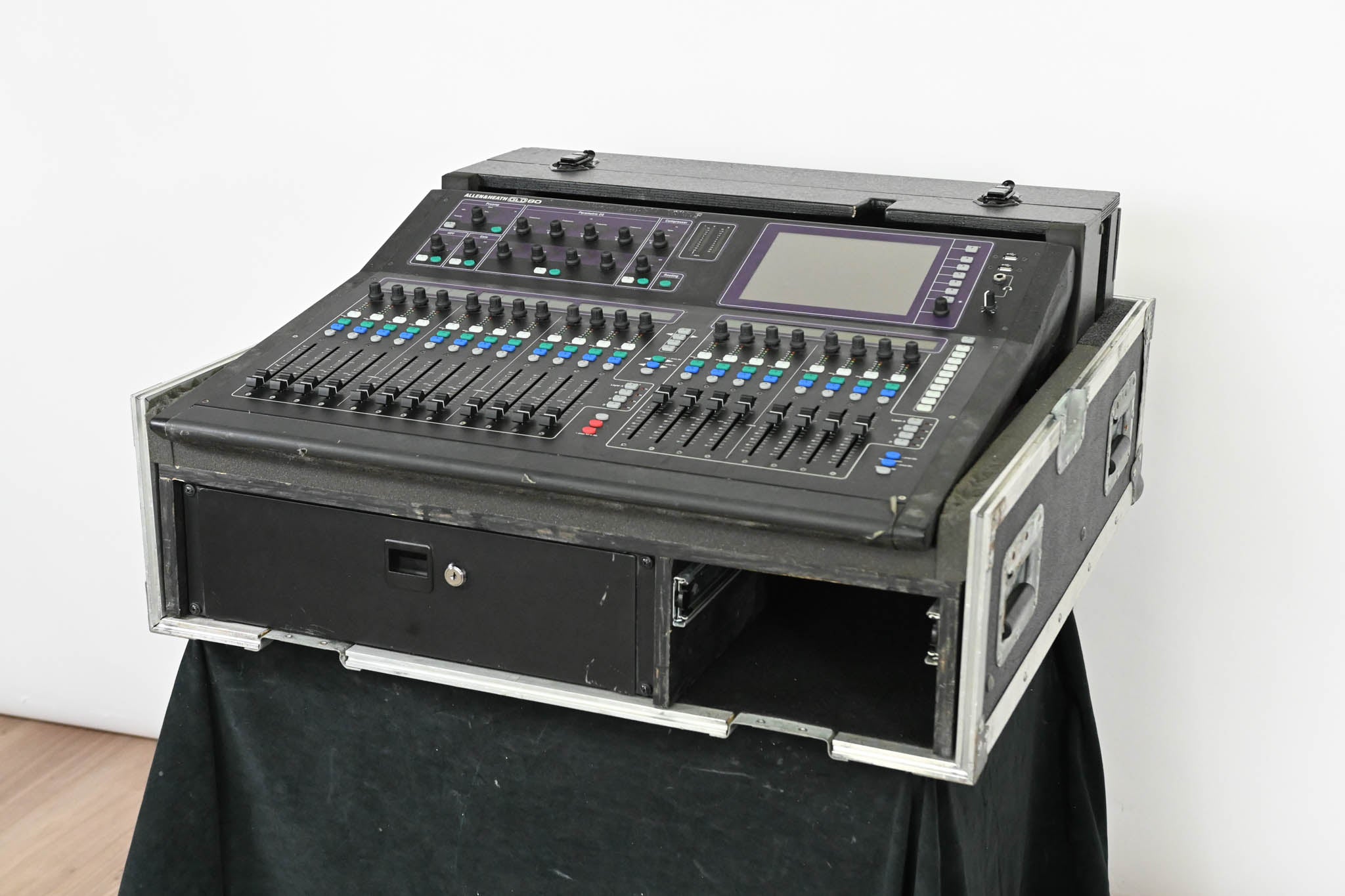 Allen & Heath GLD-80 Digital Audio Mixing Surface with Road Case