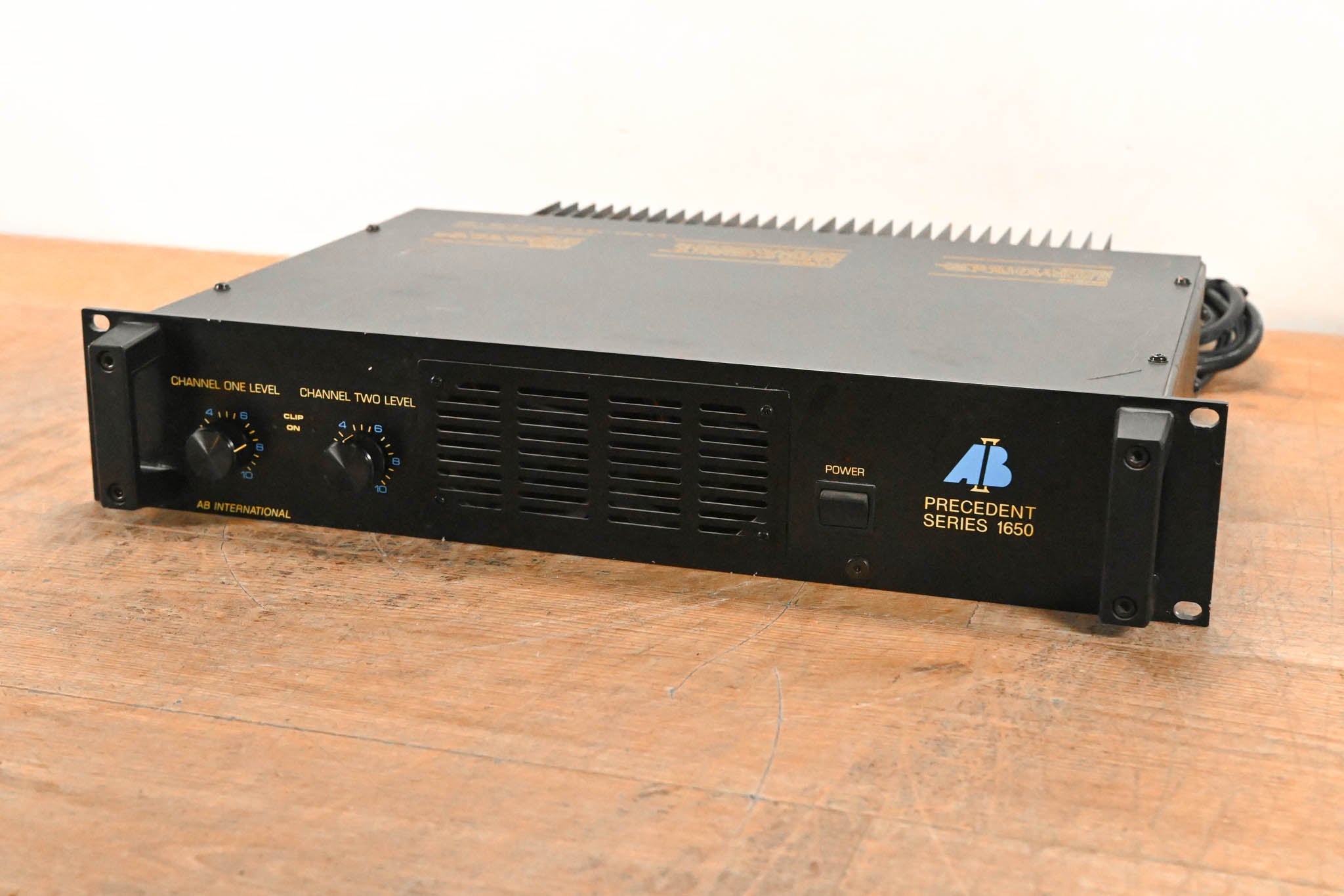 AB International 1650 2-Channel Power Amplifier