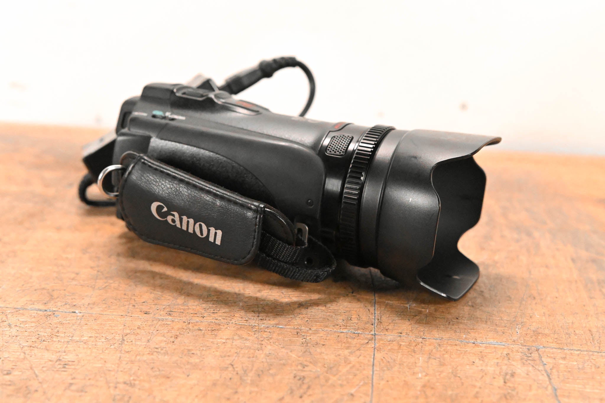 Canon Vixia HF G10 Full HD Camcorder w/HD CMOS Pro + 32GB Internal Flash