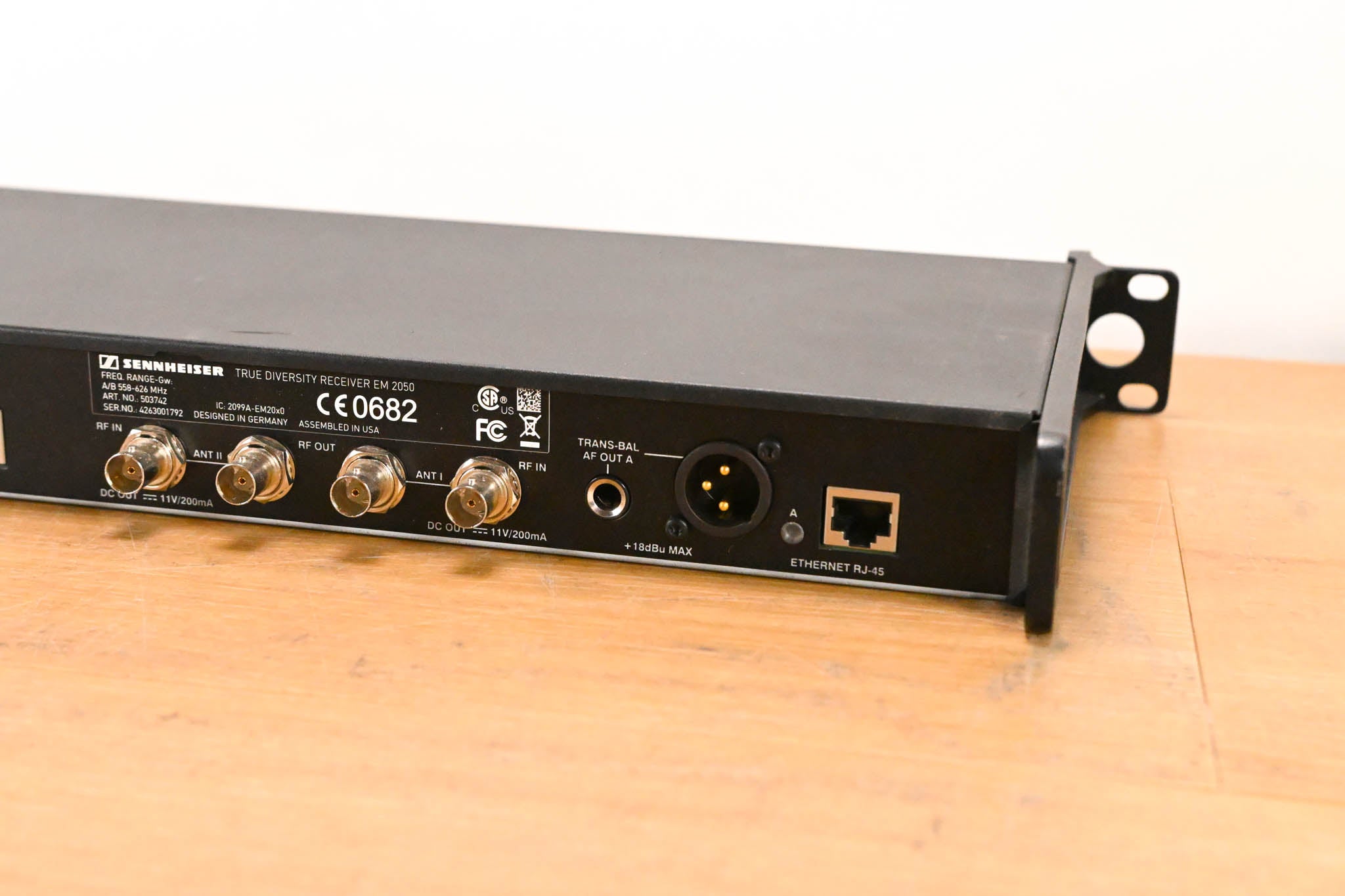 Sennheiser EM 2050 Wireless Receiver w/ Handheld - 558-626MHz NO CAPSULE