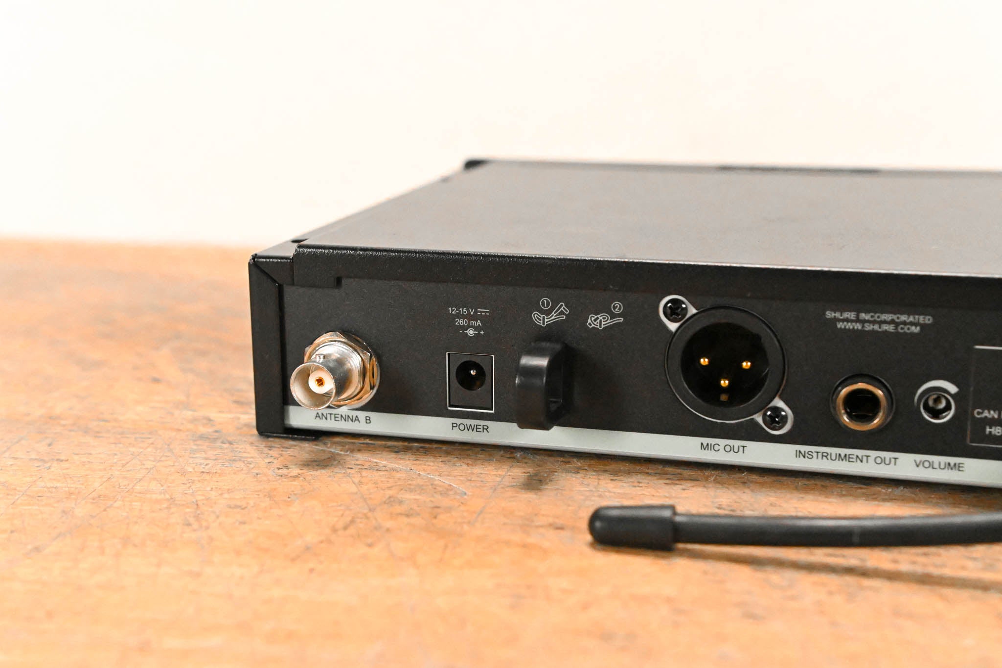 Shure BLX4R Rack-Mountable Wireless Receiver - H8 Band (NO POWER SUPPLY)