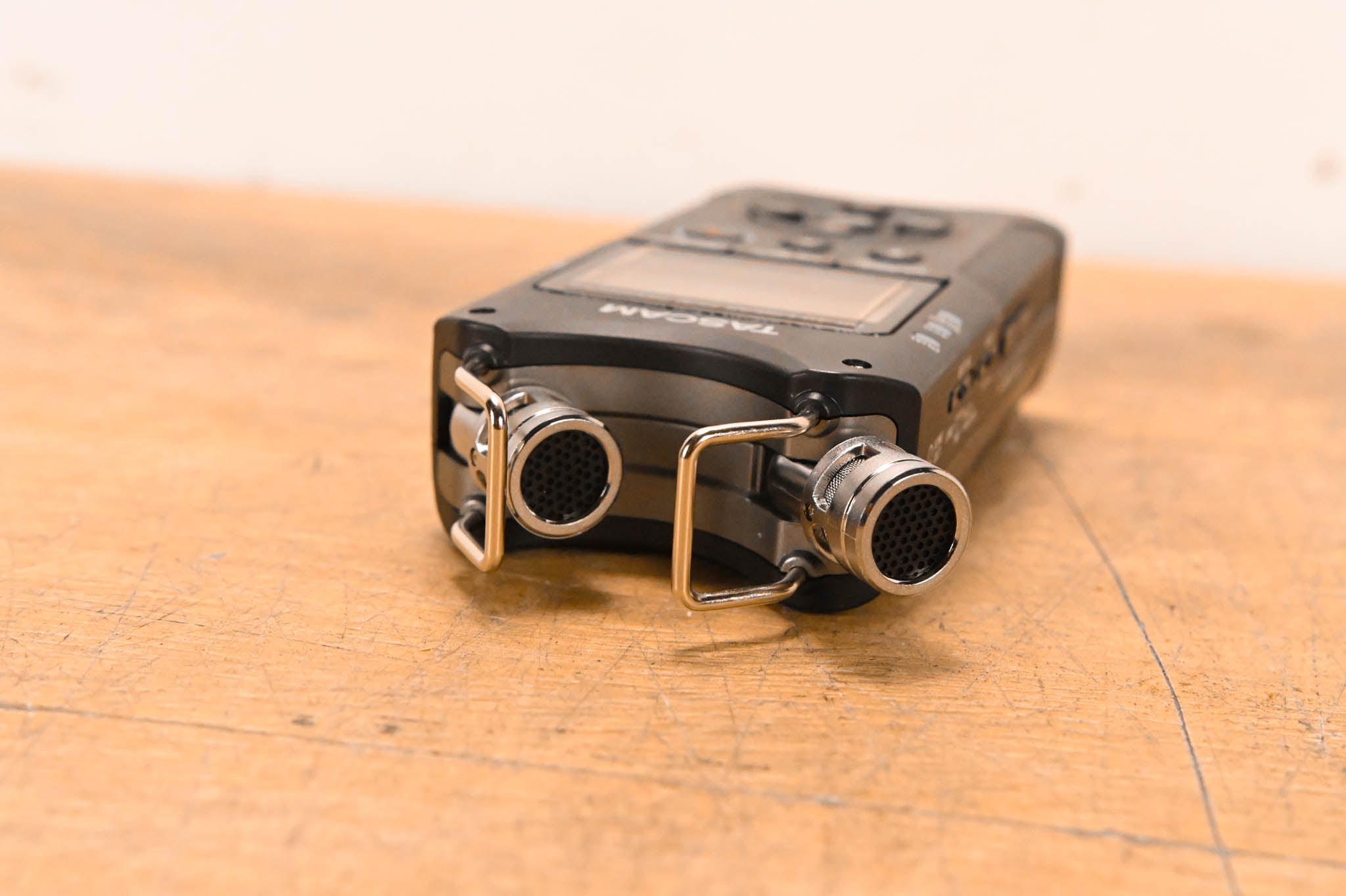 TASCAM DR-40 Handheld 4-Track Recorder