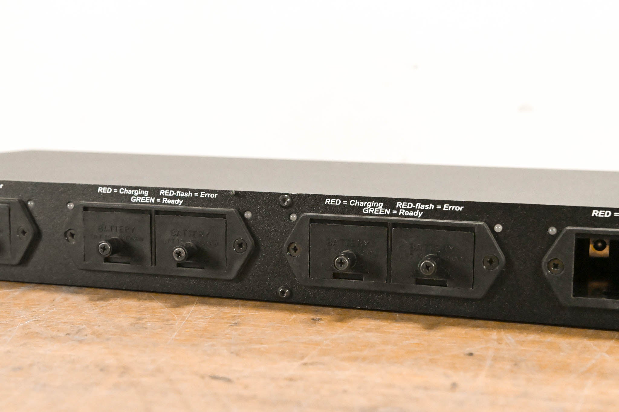 Ansmann Professional 8 - 9V Rack Mount Battery Charger