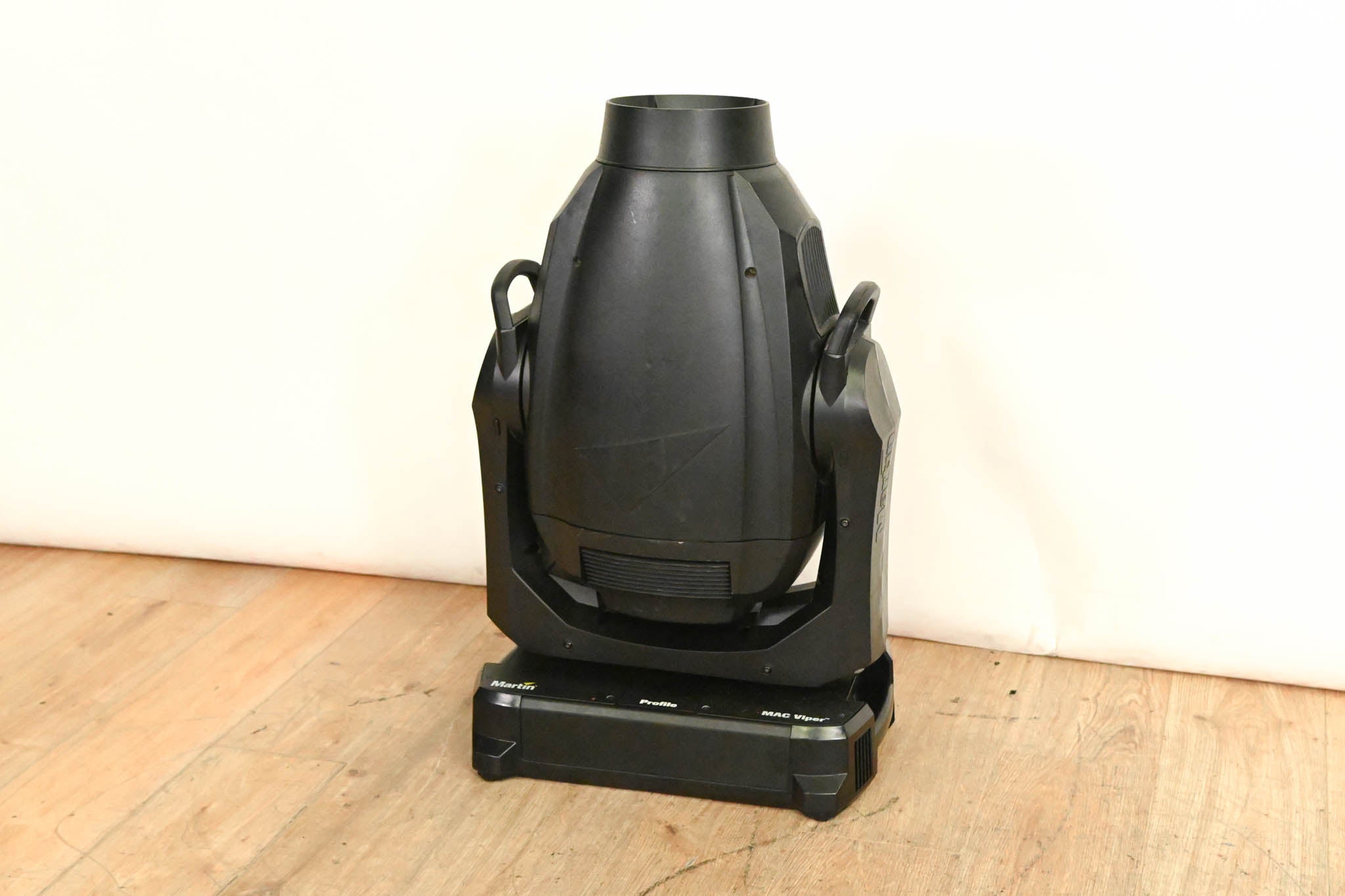 Martin MAC Viper Profile High Output Discharge-Based Moving Light