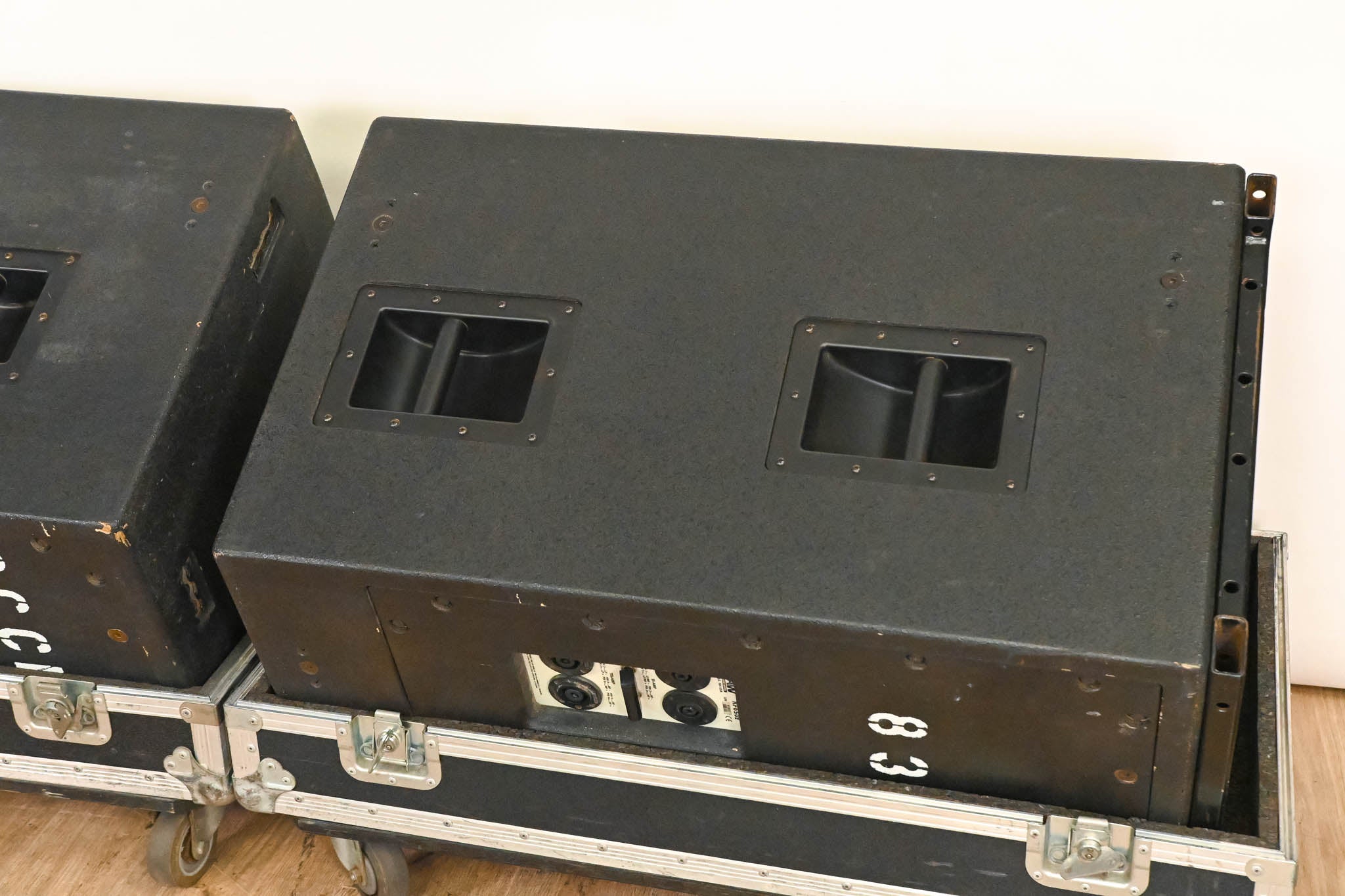 EAW KF650z Virtual Array Full Range Loudspeaker (PAIR) w/ Road Case