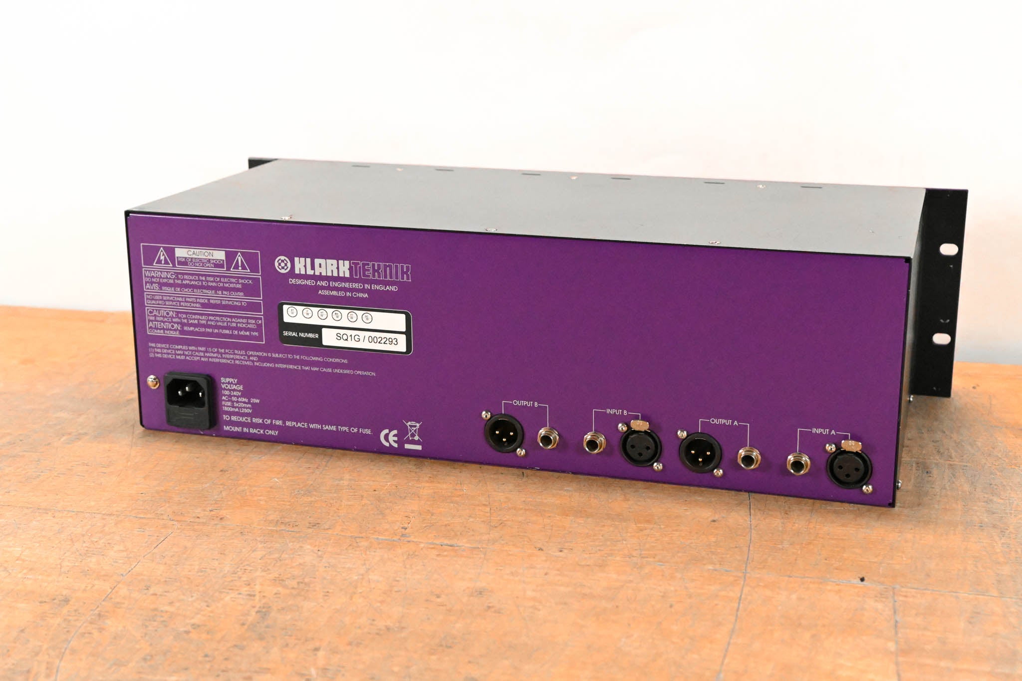 Klark Teknik SQ1G Square ONE Graphic 2-Channel 30-Band Graphic Equalizer