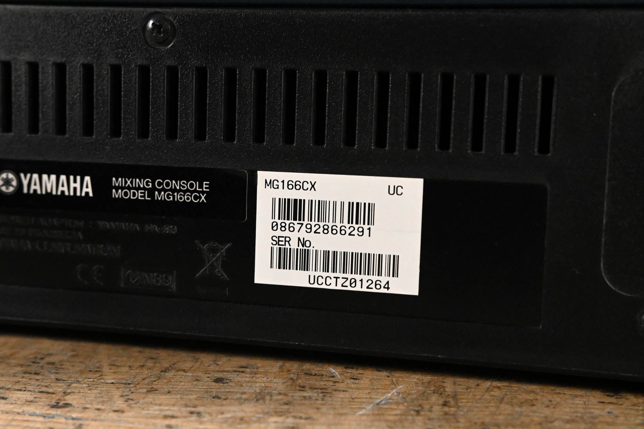 Yamaha MG166CX 16-Channel, 6-Bus Analog Mixer