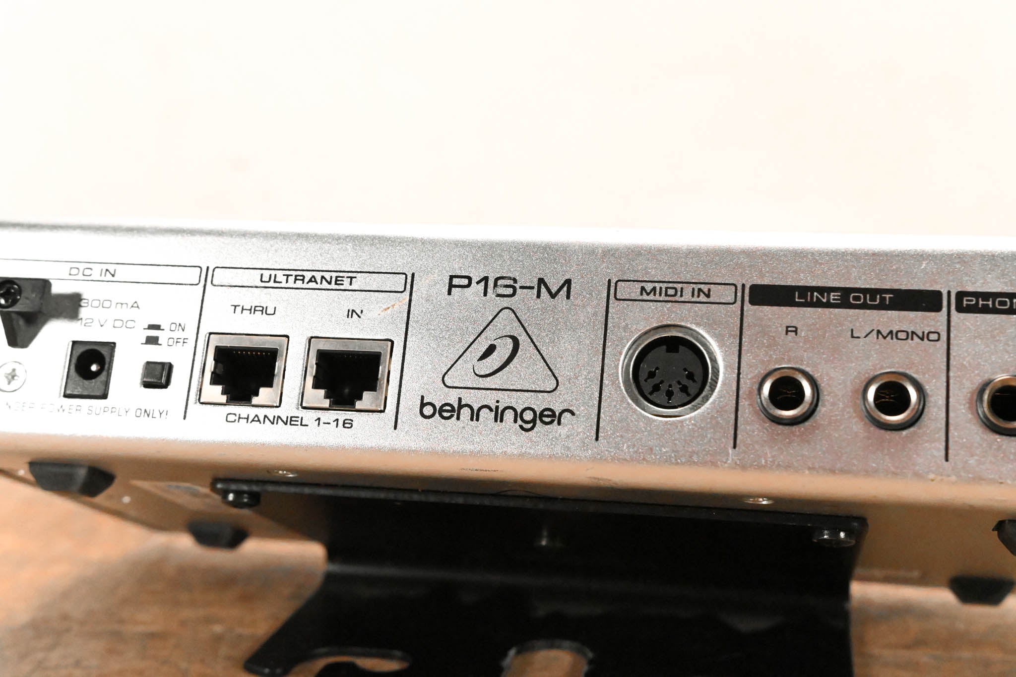 Behringer Powerplay P16-M 16-Channel Digital Personal Mixer