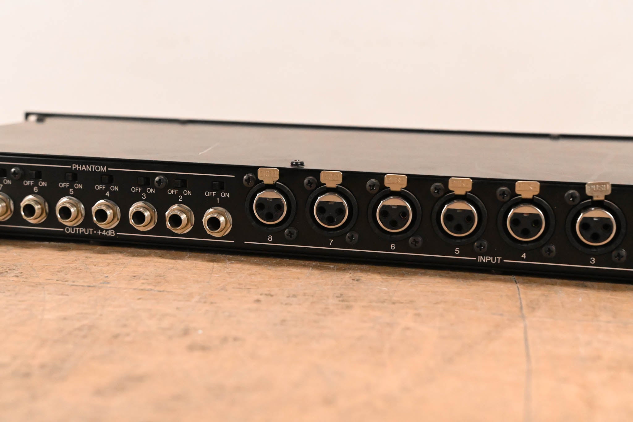 Yamaha MLA7 8-Channel Microphone/Line Amplifier