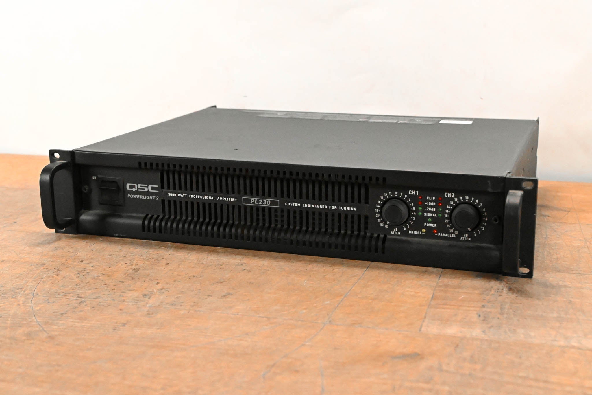 QSC PL230 PowerLight 2 Series 2-Channel 1500W Power Amplifier