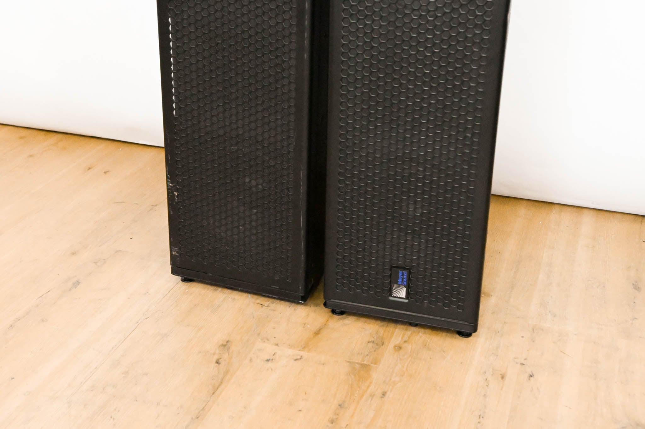 Meyer Sound M'elodie High-Power Curvilinear Array Loudspeaker (PAIR)