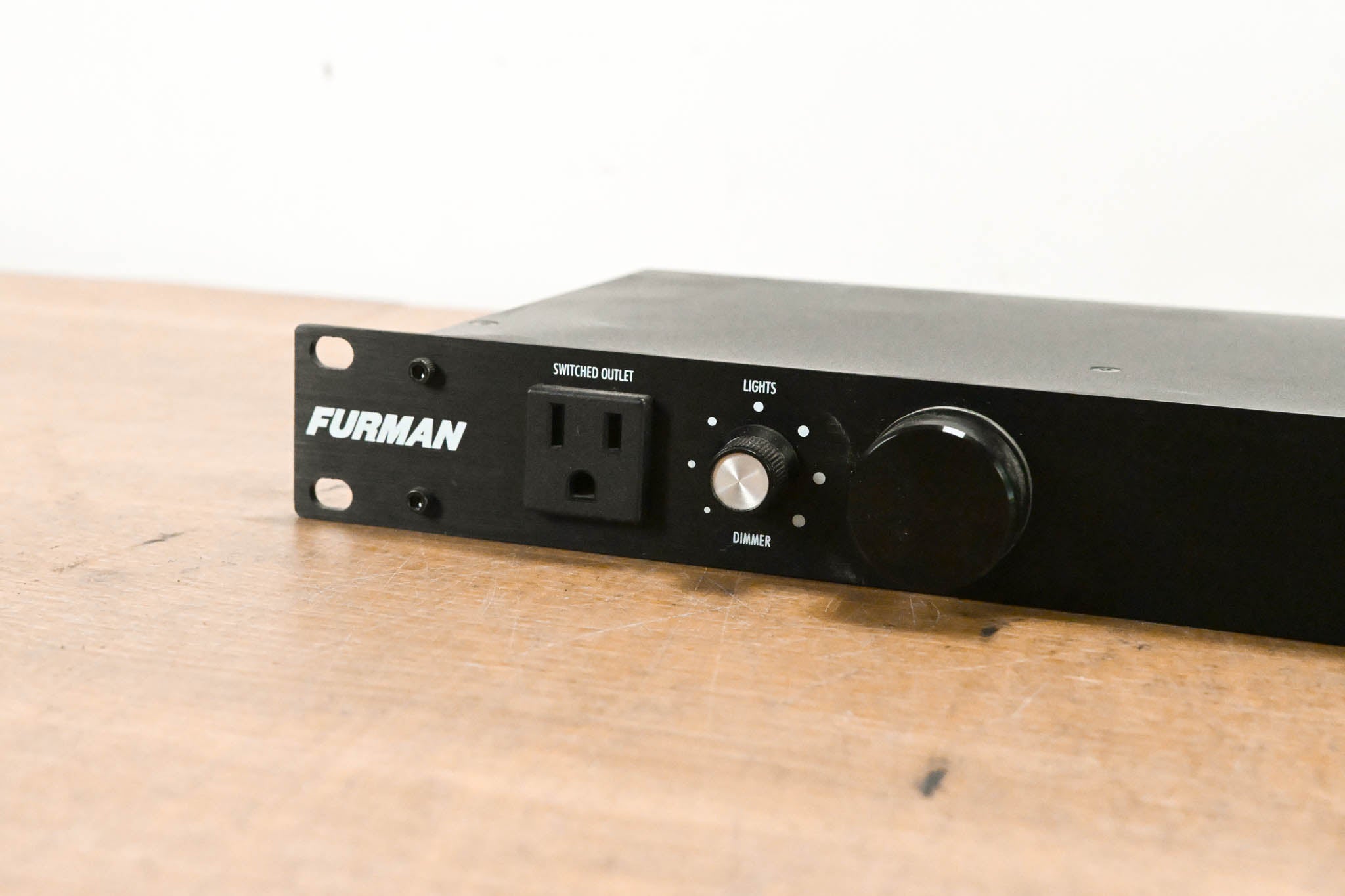 Furman M-8Lx 15A Merit Series Power Conditioner with Lights