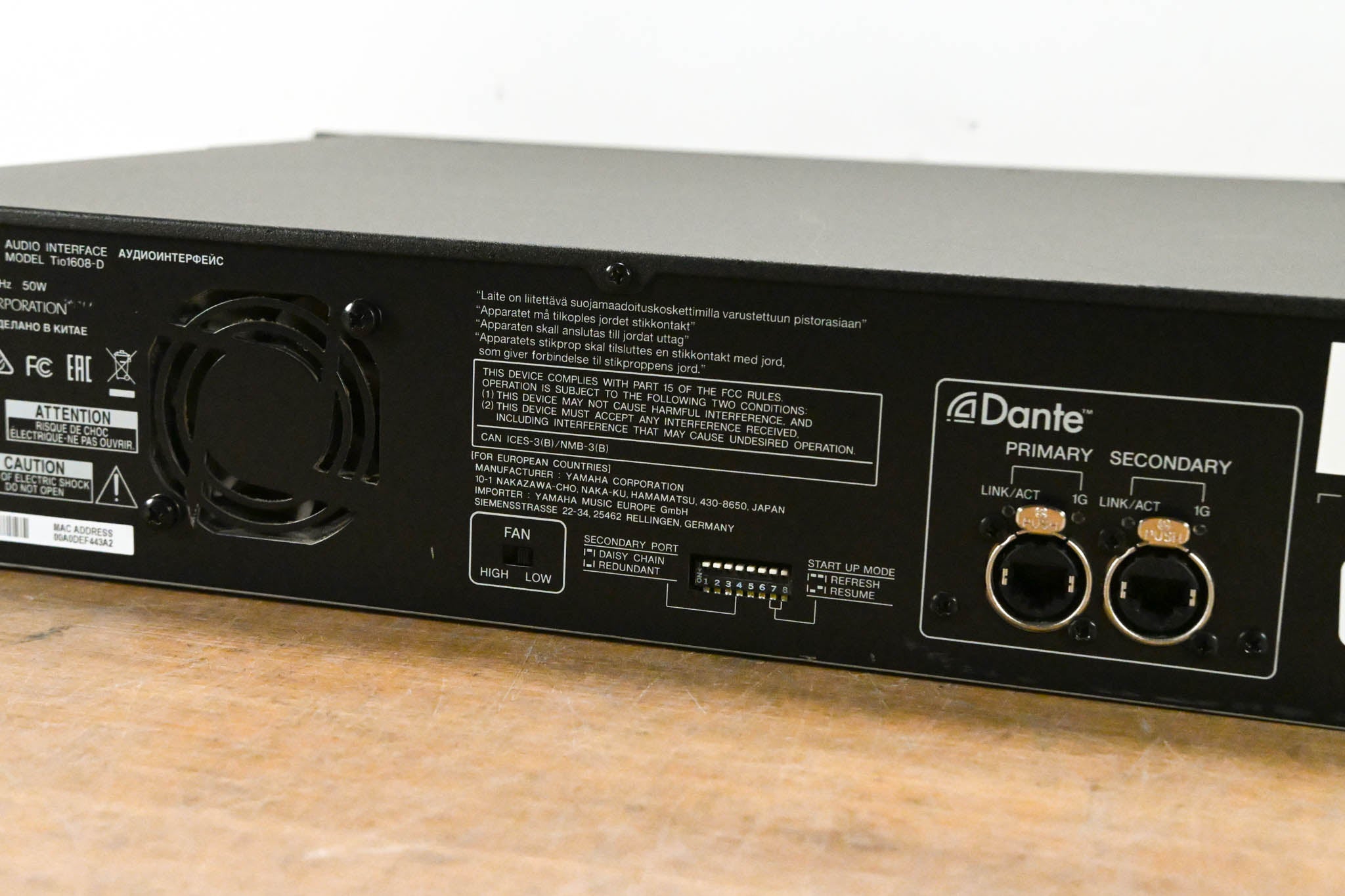 Yamaha Tio1608-D 16-Input/8-Output Dante Stagebox for TF Series Mixers