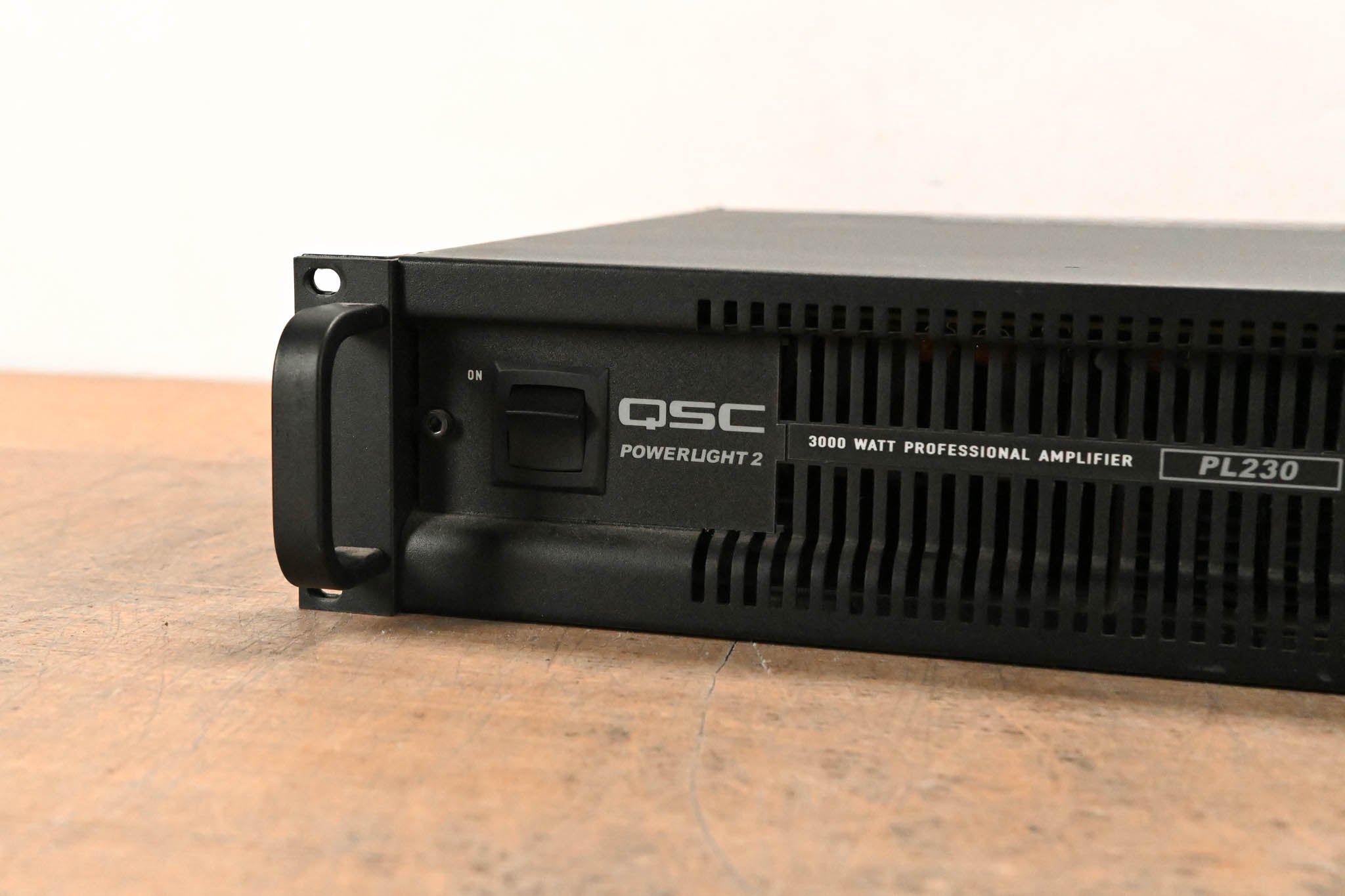 QSC PL230 PowerLight 2 Series 2-Channel 1500W Power Amplifier