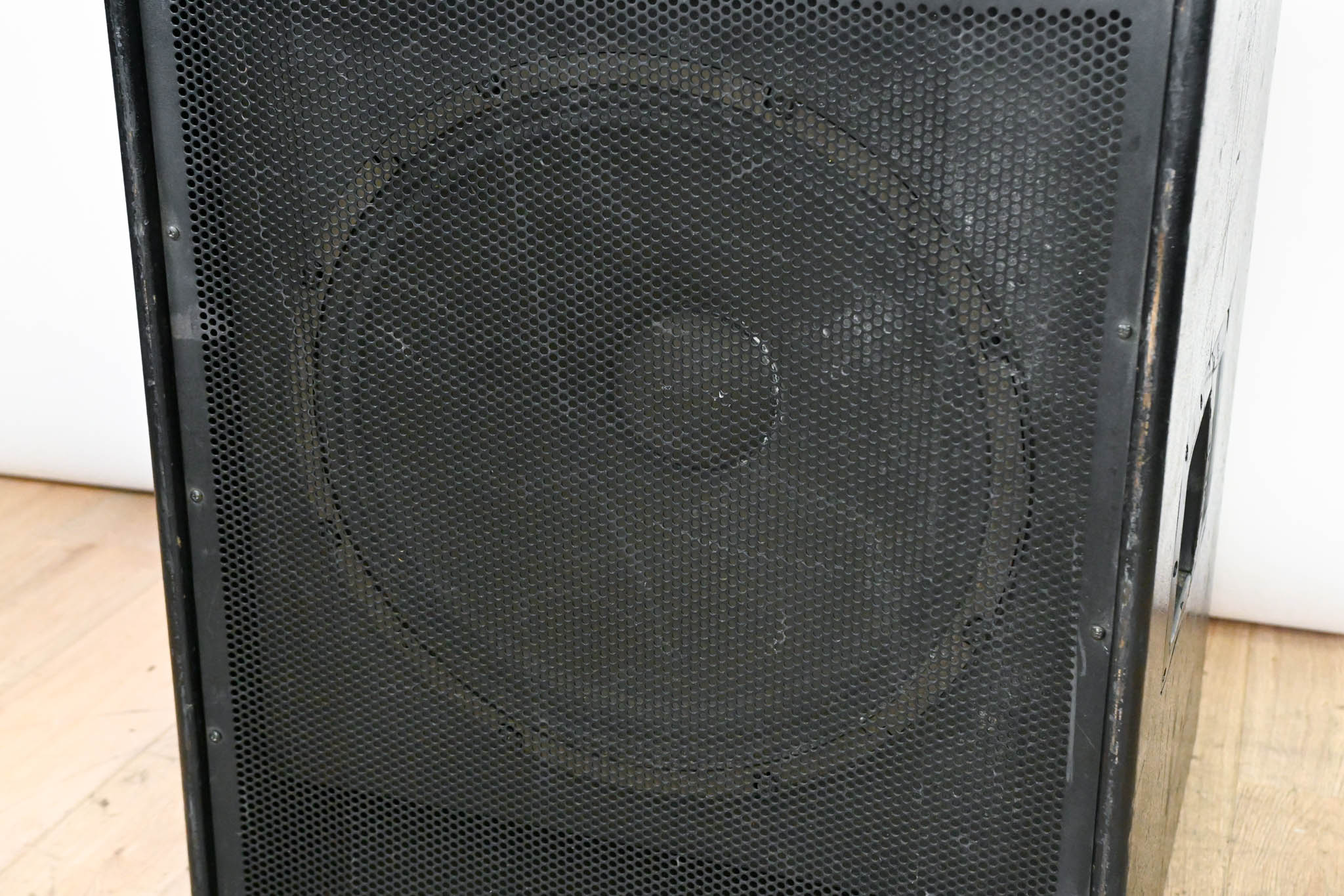 QSC HPR181W 18" Powered Subwoofer