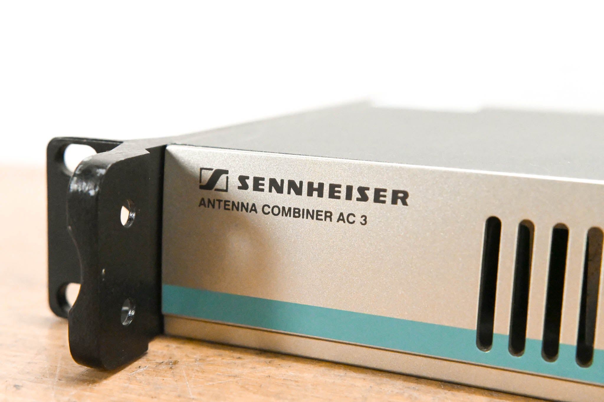 Sennheiser AC 3 Antenna Combiner - 500-870 MHz (NO POWER SUPPLY)