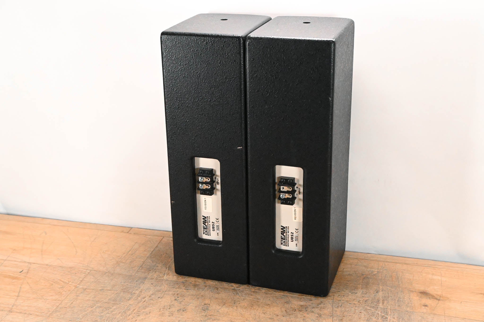 EAW UB52 Two-Way Full-Range Loudspeaker (PAIR)